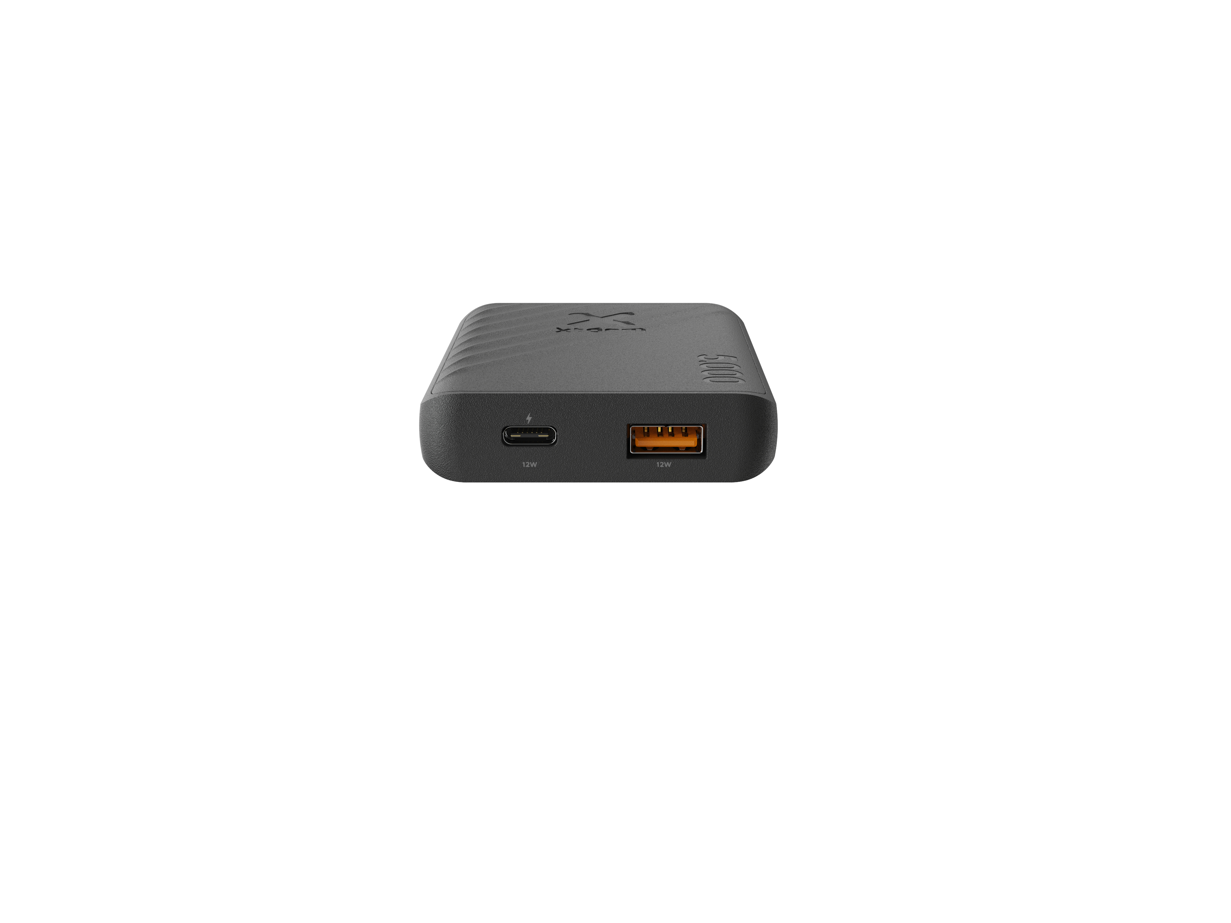 Dunkelgraue Powerbank mit Anschlüssen und Logo auf weißem Hintergrund.