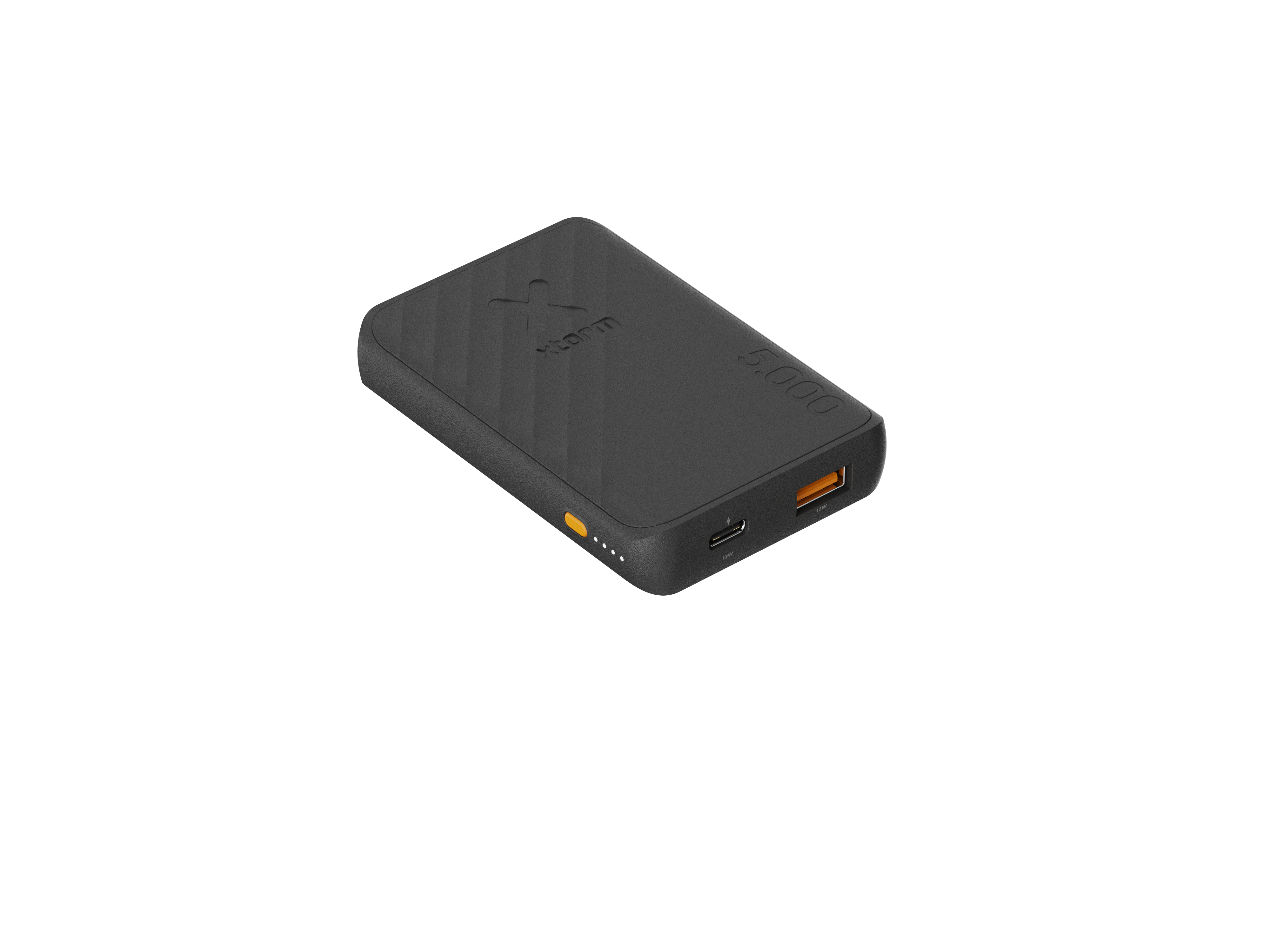 Eine schwarze, rechteckige Powerbank mit Xtorm-Logo, 5.000 Text und Ladeanschlüssen. Auf weißem Hintergrund.