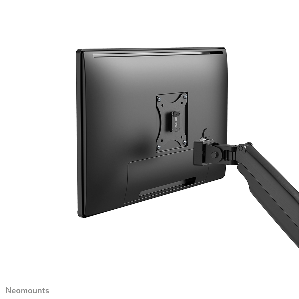 Parte trasera de un monitor negro con soporte montado en un brazo negro. Fondo blanco. Logotipo de Neomounts en la esquina inferior izquierda.