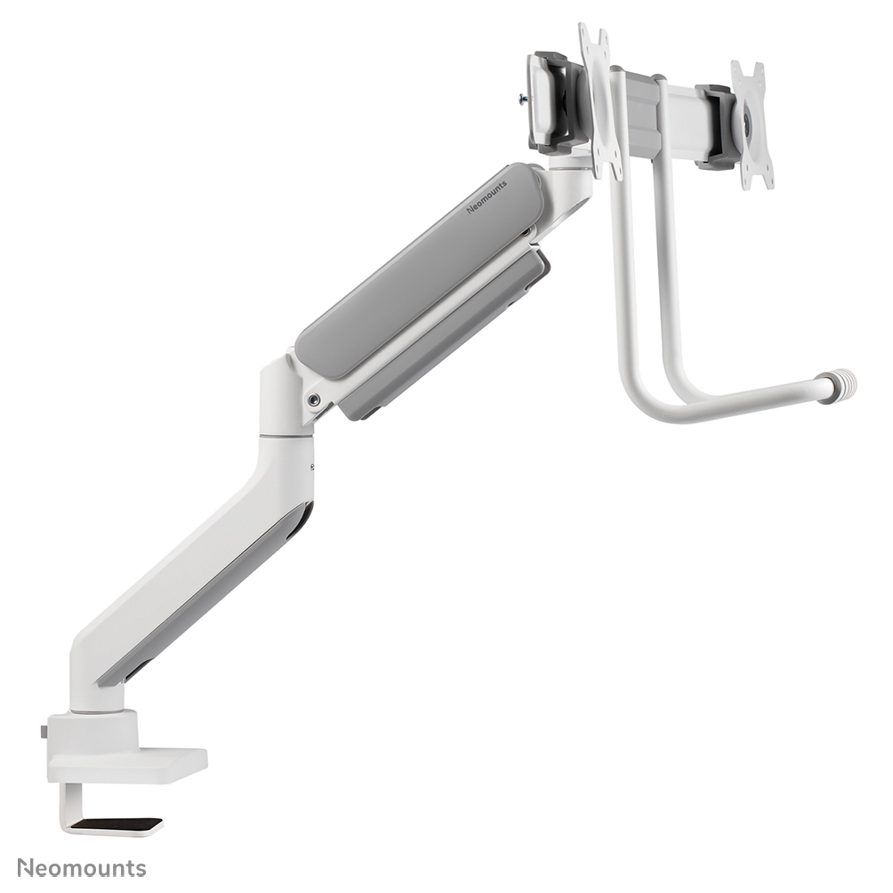 Ein weiß-grauer Monitorarm. Er hat eine Klemme, einen verstellbaren Arm und eine Halterung für einen Monitor. Die Marke ist Neomounts.