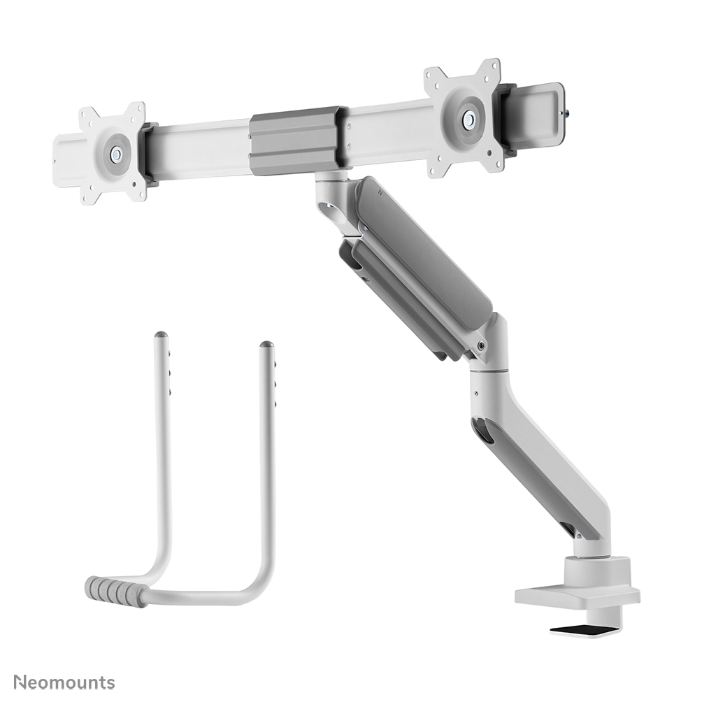 Ein weiß-grauer Doppelmonitorarm mit Klemmfuß und zusätzlichem Arm für Zubehör auf weißem Hintergrund.