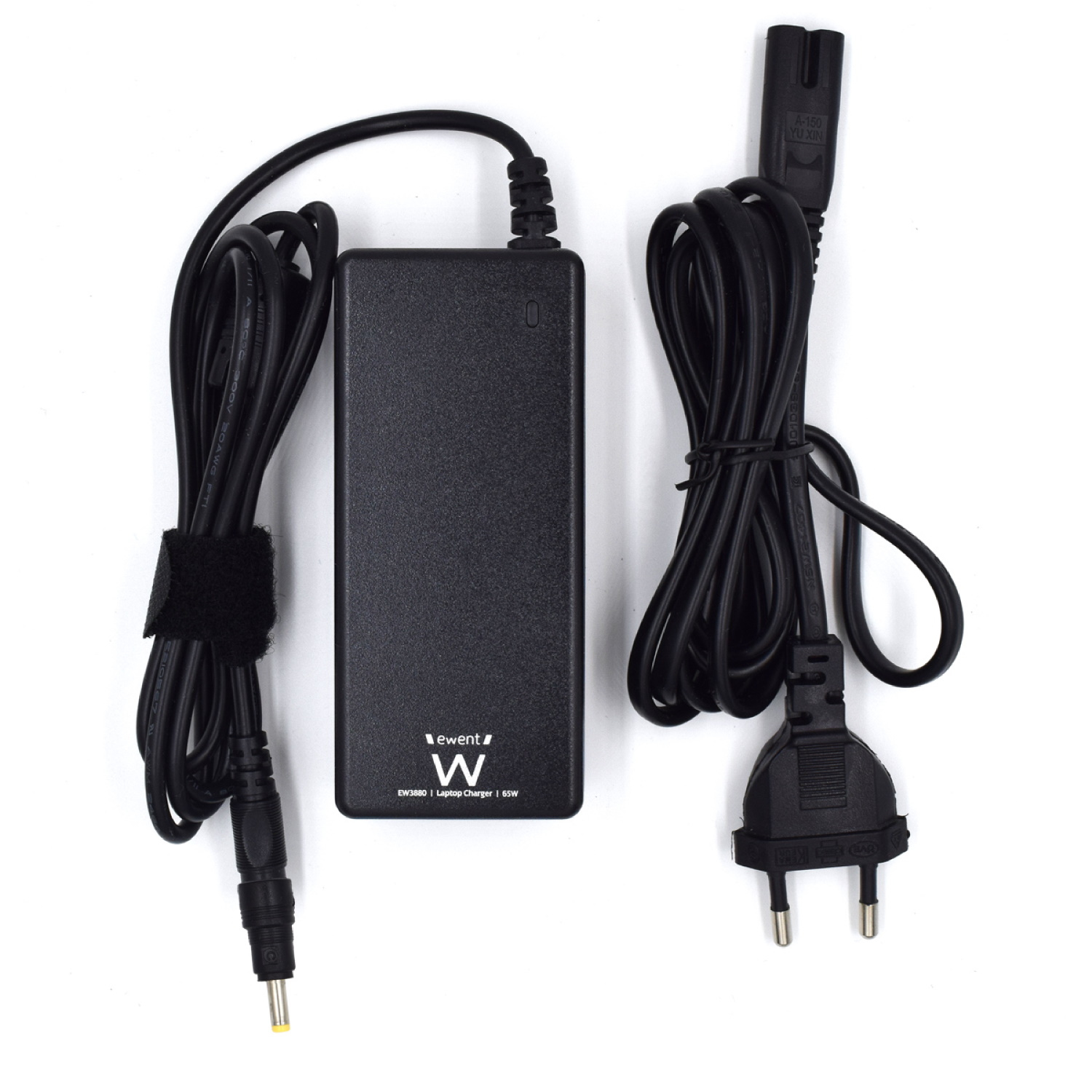 Un cargador de portátil negro con dos cables y enchufes negros. El cargador tiene el logo 'ewent' y el texto 'EW3880 | Laptop Charger | 65W'.