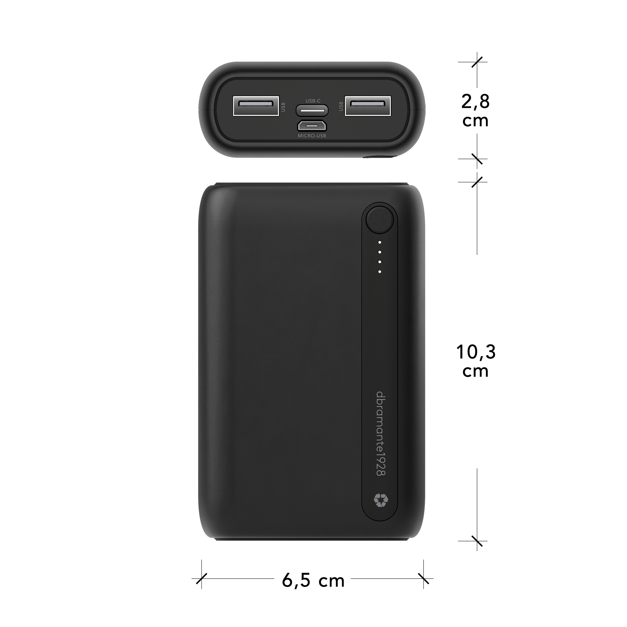 Un power bank nero con porte USB e Micro-USB. Dimensioni: 10,3 cm x 6,5 cm x 2,8 cm. Il marchio è dbramante1928.