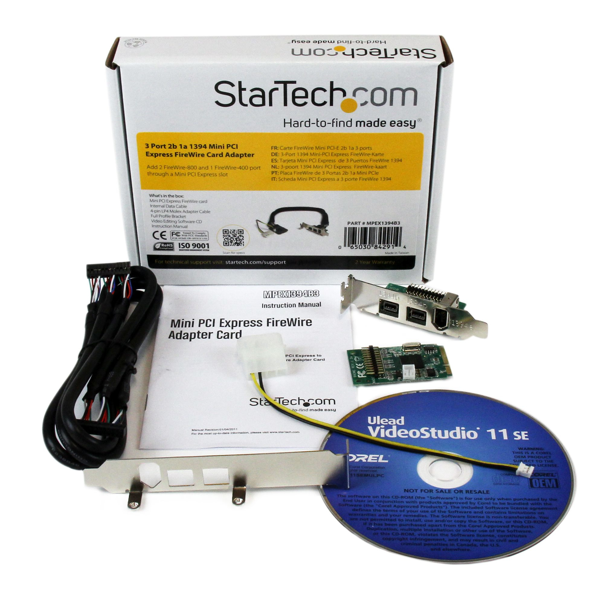 Une boîte avec une carte, des câbles et un CD. Logo StarTech.com visible.