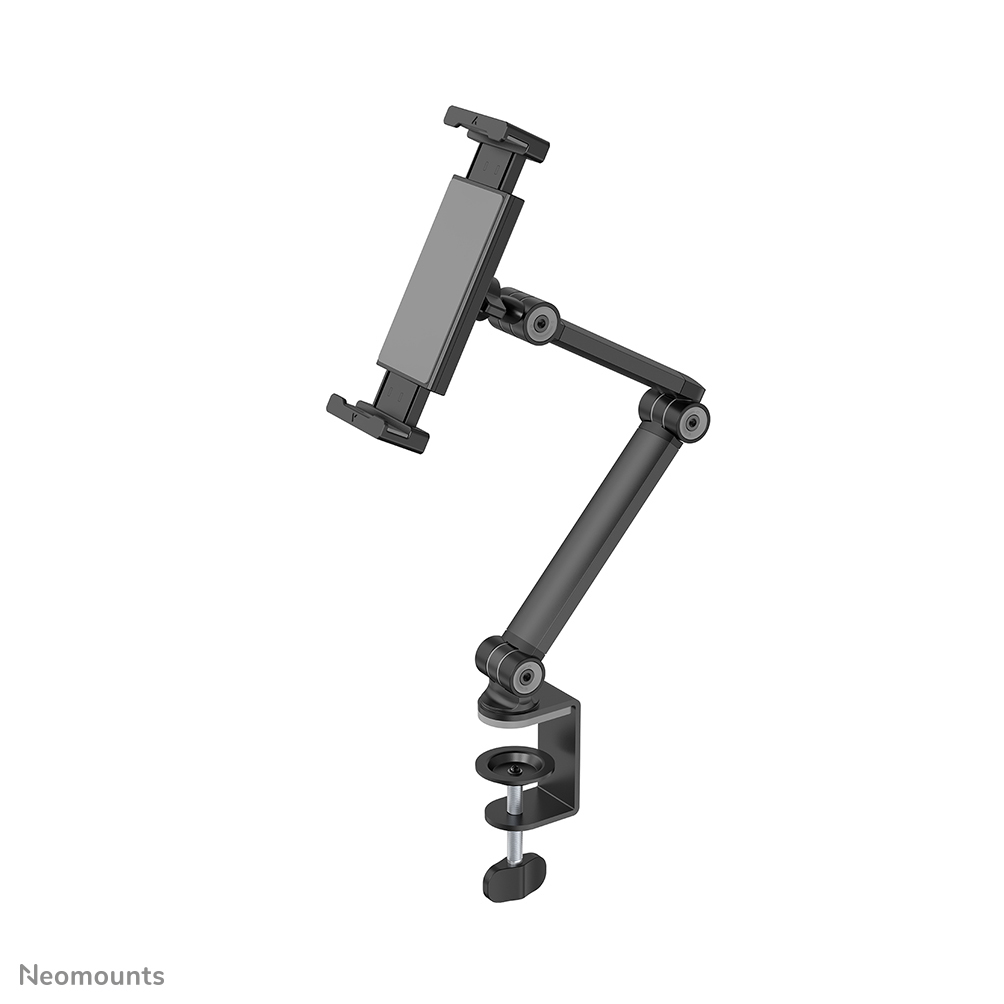 Un support de tablette noir avec bras réglable et base à pince, isolé sur fond blanc. Logo Neomounts dans le coin.
