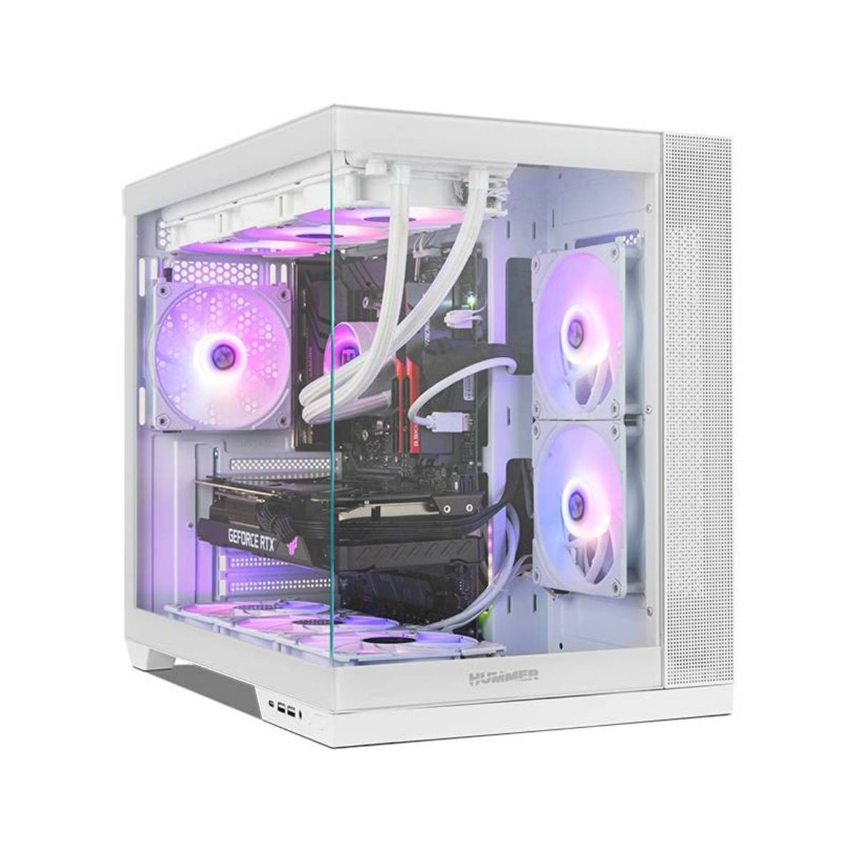 Weißes Computergehäuse mit Glasfront, zeigt interne Komponenten wie Lüfter, GPU und Motherboard, beleuchtet mit lila und weißen Lichtern.