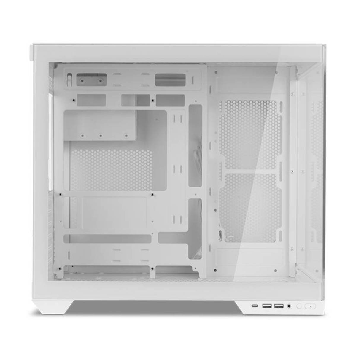 Ein weißes Computergehäuse mit einer Glasseitenwand. Das Innere hat verschiedene Fächer und Befestigungspunkte.