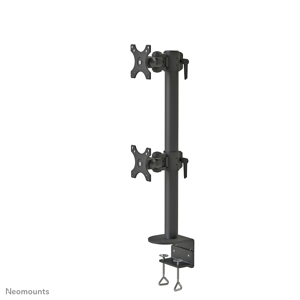 Een zwarte dubbele monitorbevestiging. Het heeft twee VESA-platen, een verticale paal en een klemvoet voor bureaubevestiging.