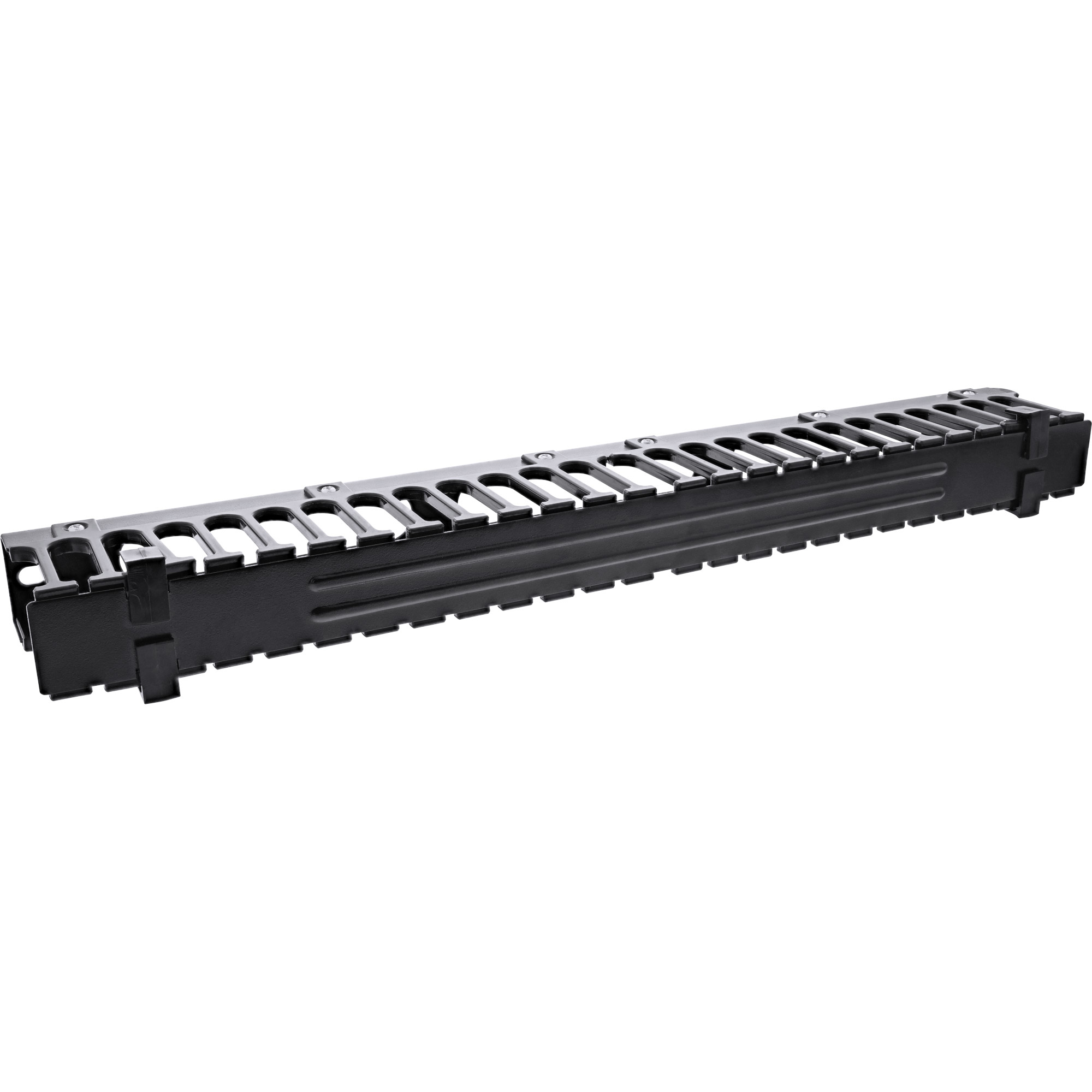 Ein schwarzes Kabelmanagement-Rack mit mehreren Schlitzen. Es ist rechteckig und hat einen weißen Hintergrund.