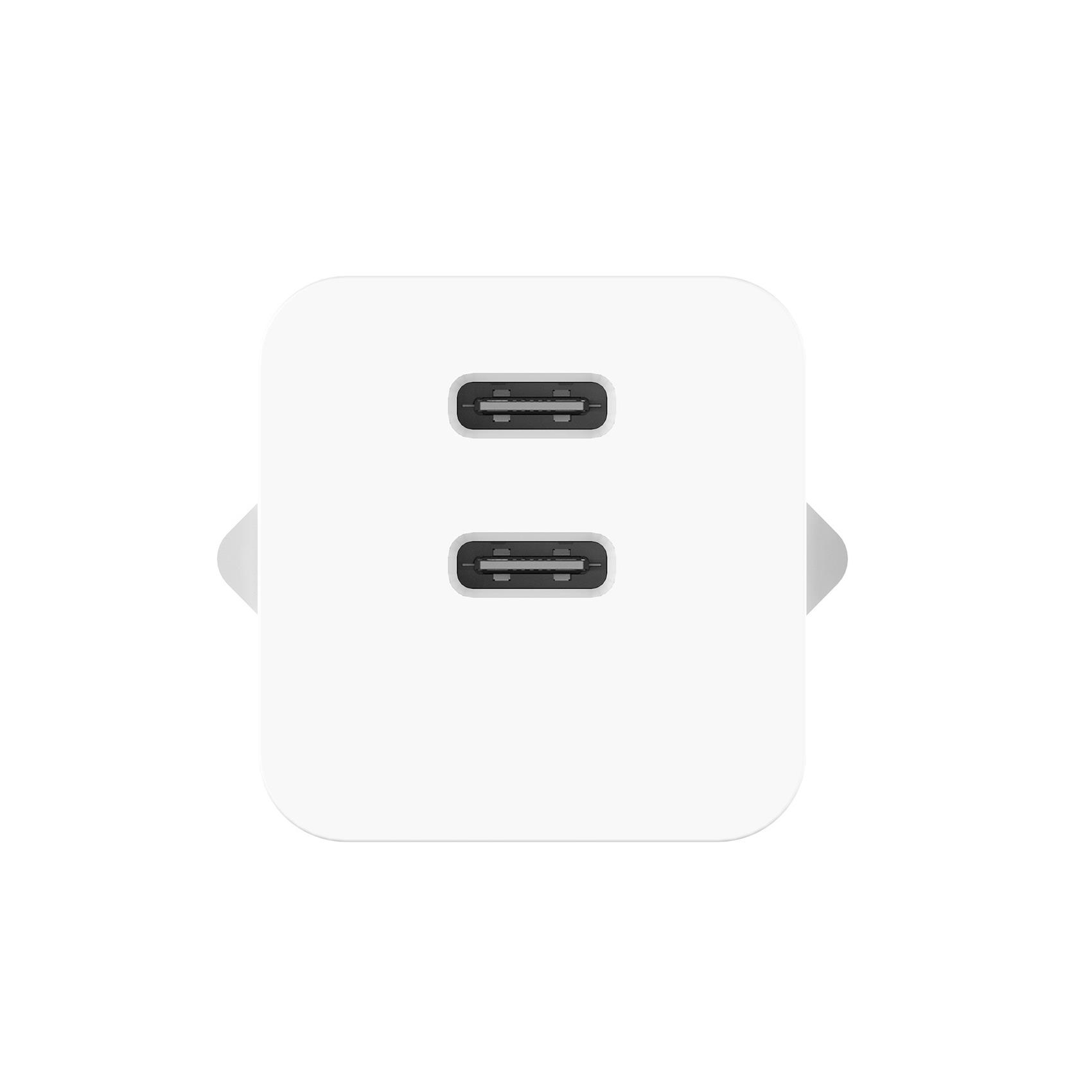 Ein weißer USB-C-Ladeadapter mit zwei USB-C-Anschlüssen auf weißem Hintergrund.