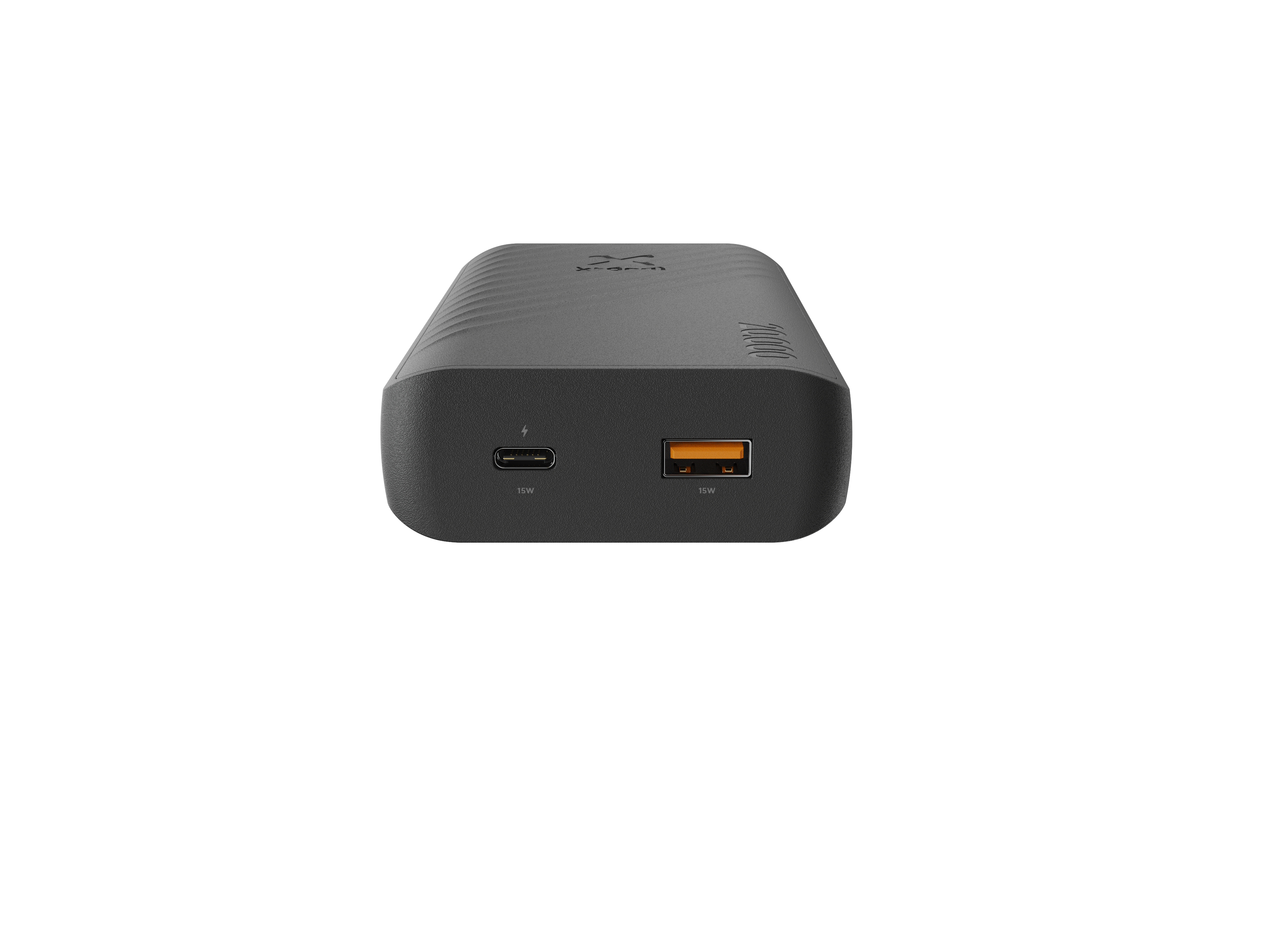 Schwarze Powerbank mit USB- und USB-C-Anschlüssen, weißer Hintergrund. Anschlüsse sind orange und schwarz.