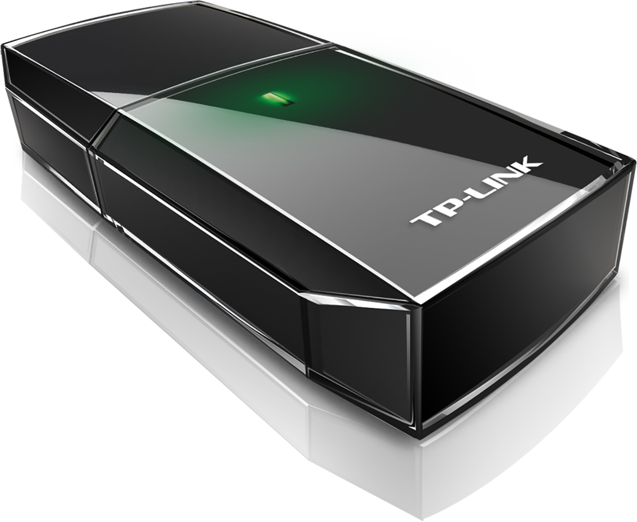 Parlak yüzeyli ve yeşil ışıklı siyah bir TP-Link Wi-Fi adaptörü. TP-Link logosu görülebilir.