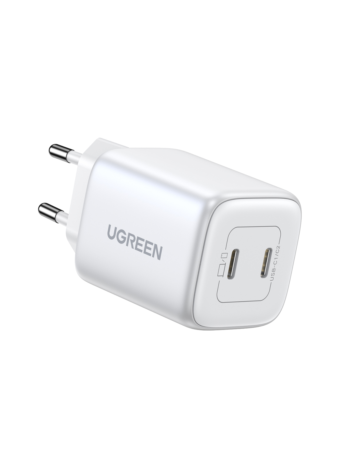 Un cargador USB UGREEN blanco. Tiene dos clavijas y dos puertos USB-C. El nombre de la marca está impreso.