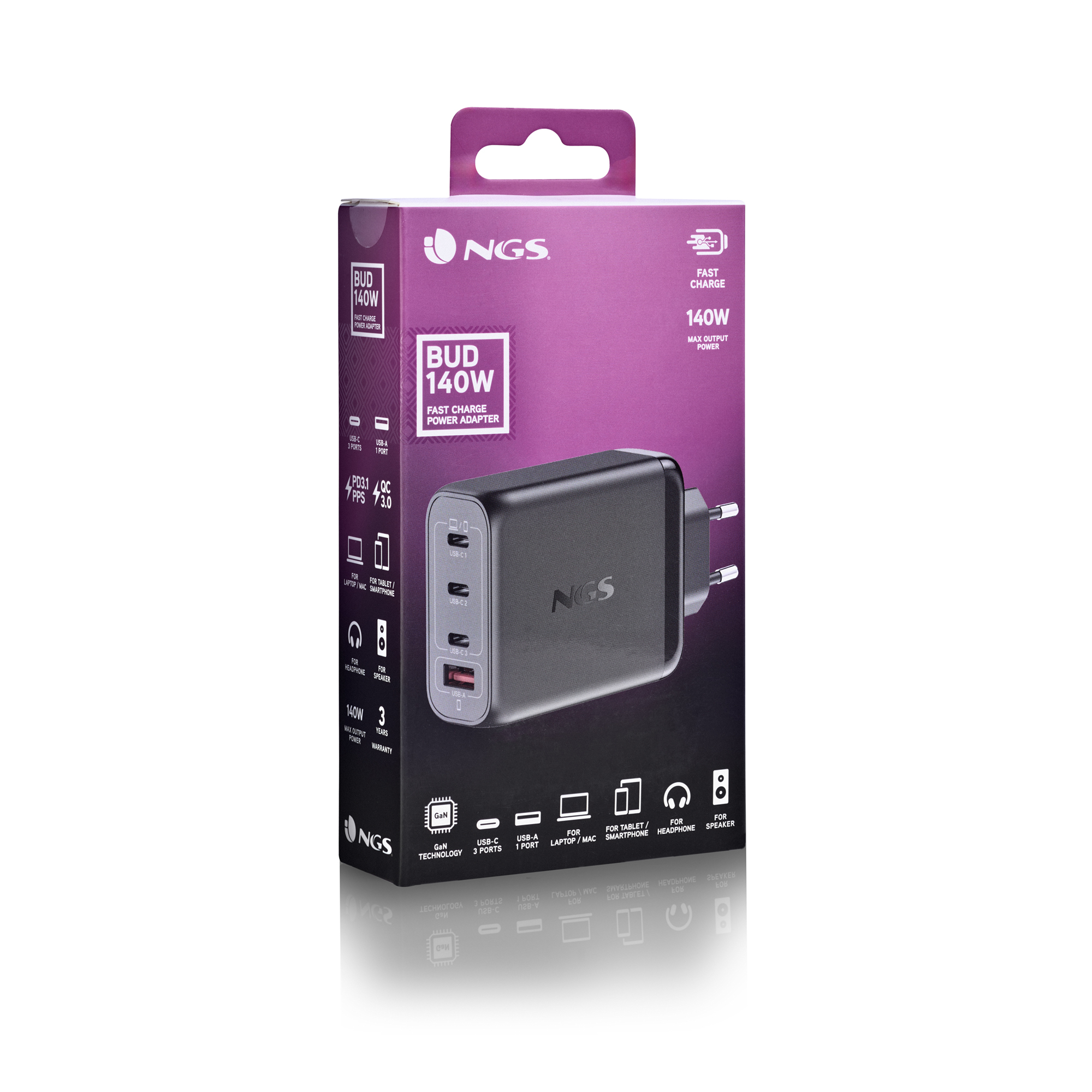 Una caja negra y morada con un adaptador de corriente. Tiene la marca NGS y detalles del producto.