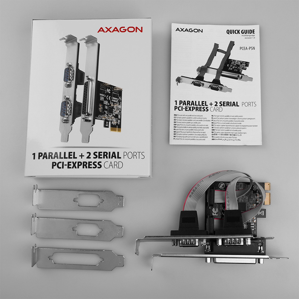 Ein Axagon PCI-Express-Karten-Kit wird angezeigt. Es umfasst die Karte, eine Kurzanleitung, eine Box und drei Metallhalterungen.