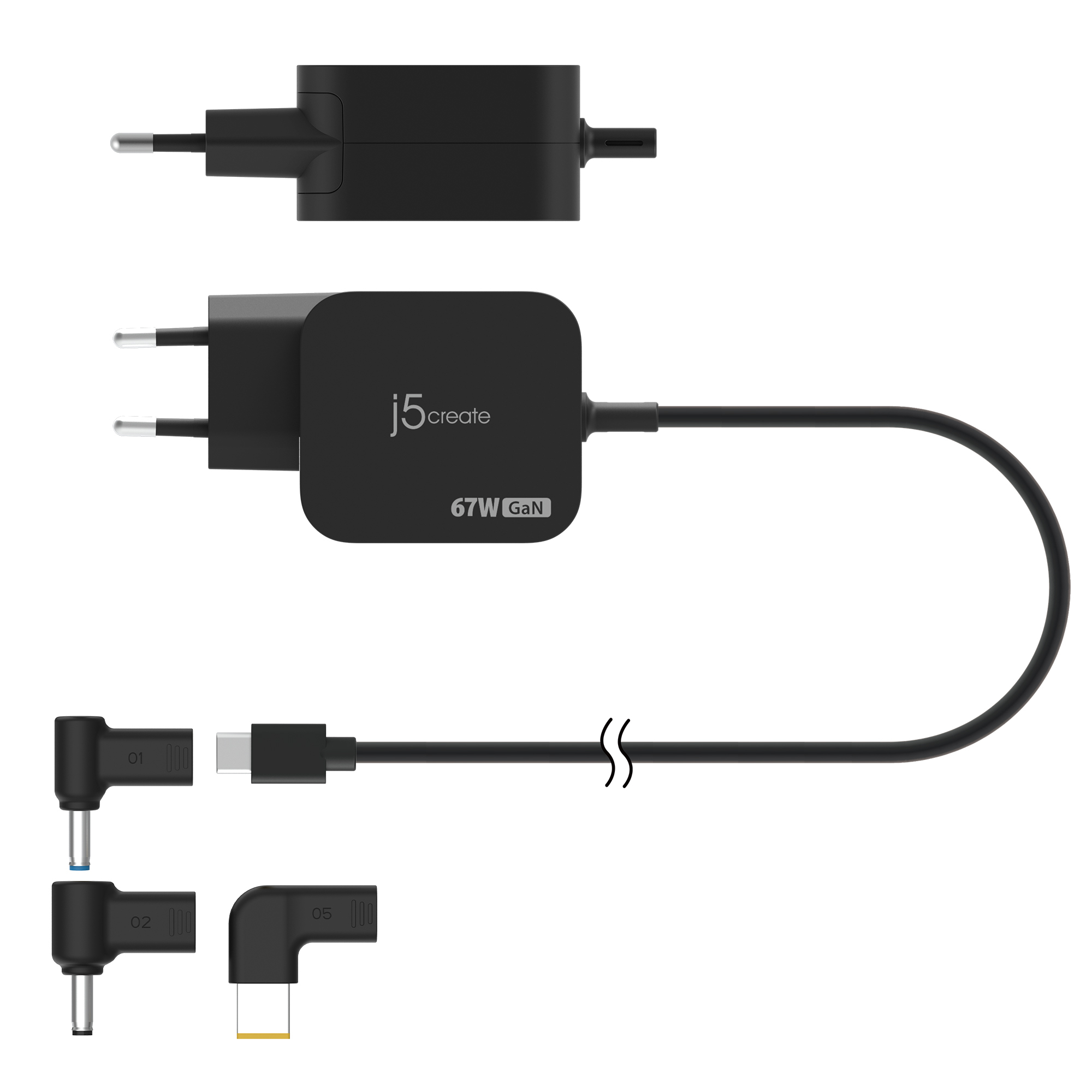 Cargador negro con múltiples adaptadores, cable USB-C. El cargador tiene marcas j5create y 67W GaN.