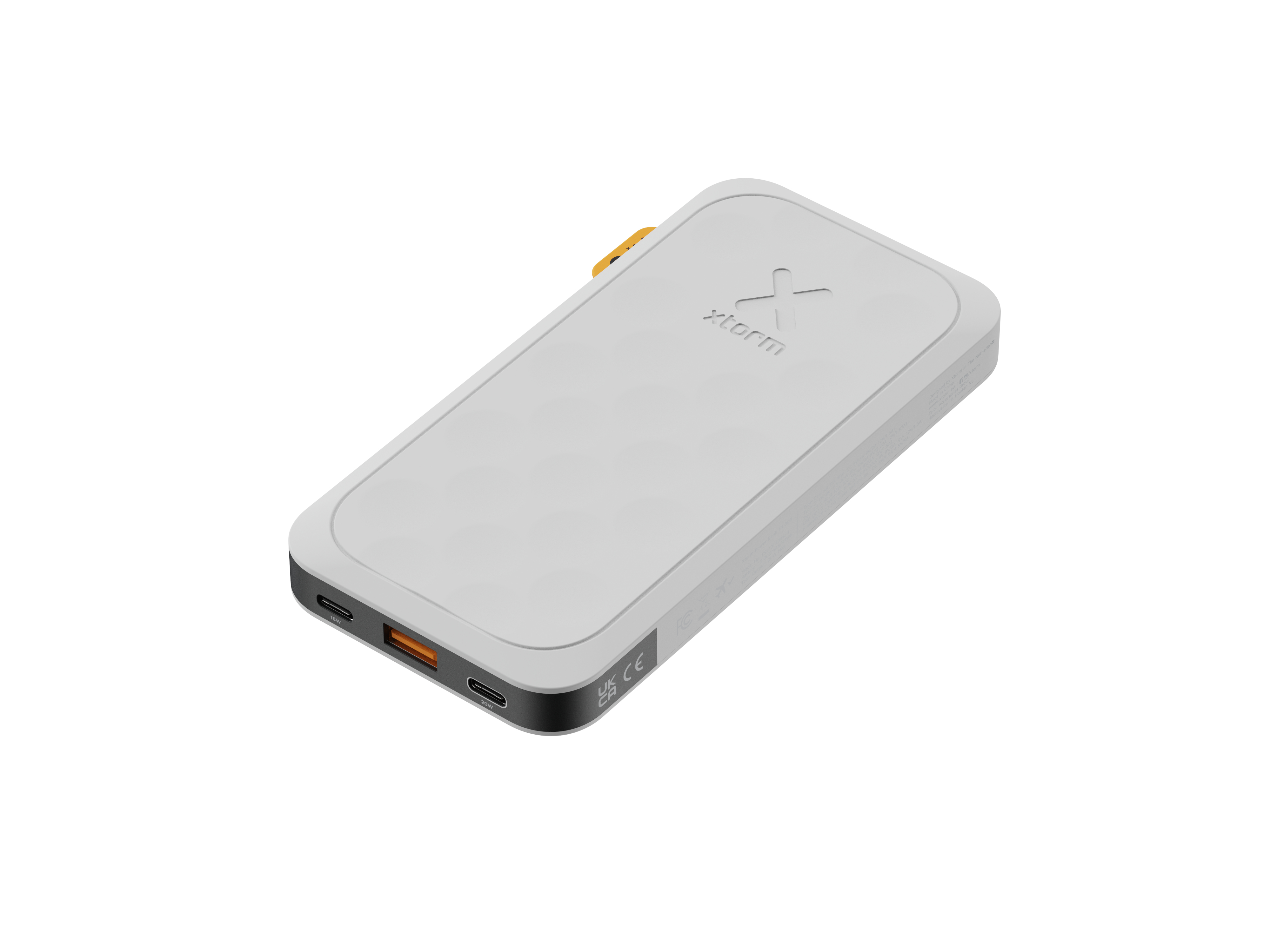 Eine weiße Xtorm Powerbank auf weißem Hintergrund. Es hat einen grauen Rand und einen orangefarbenen Anschluss.
