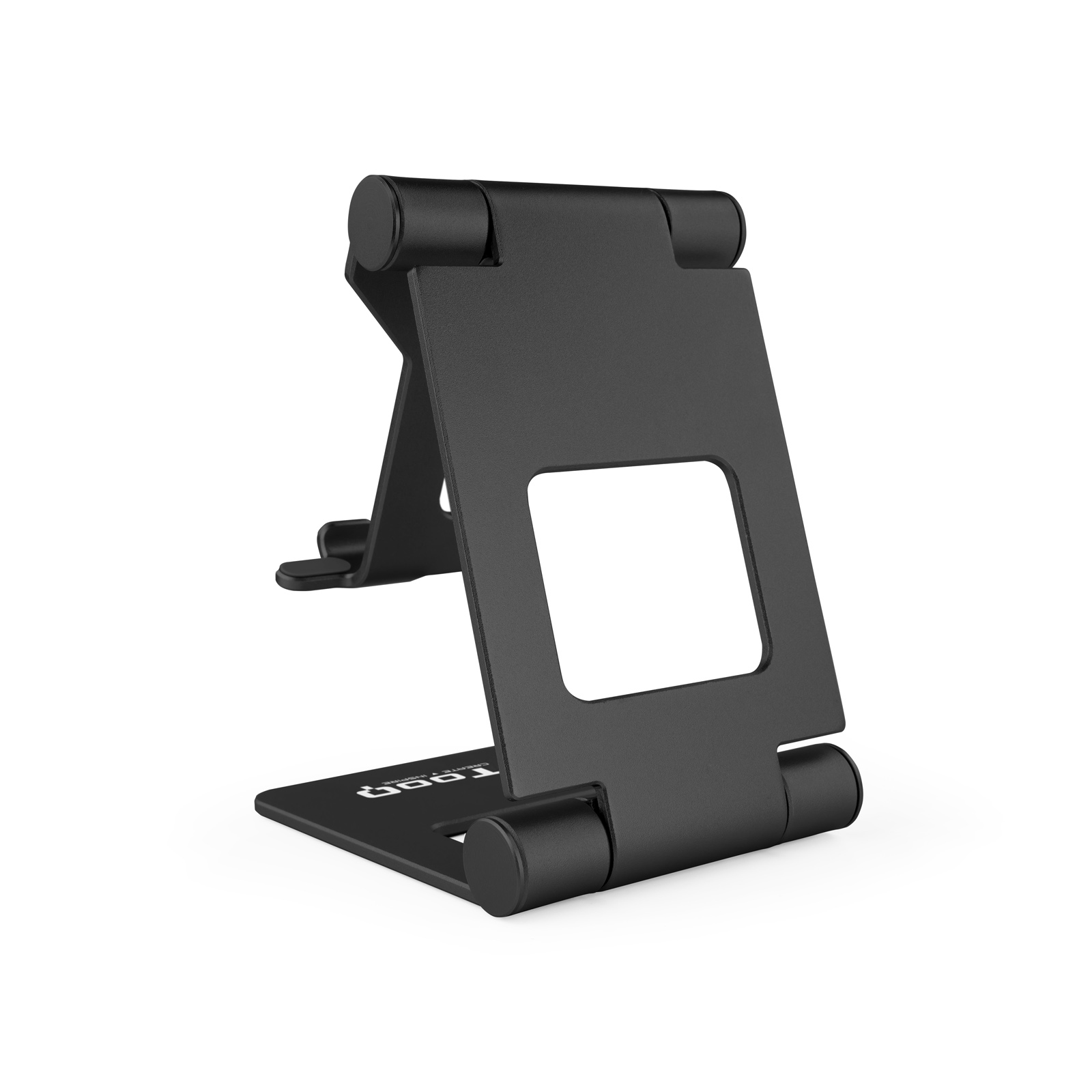 Un soporte para teléfono negro con un recorte rectangular. Está en ángulo para sostener un teléfono. El fondo es blanco.
