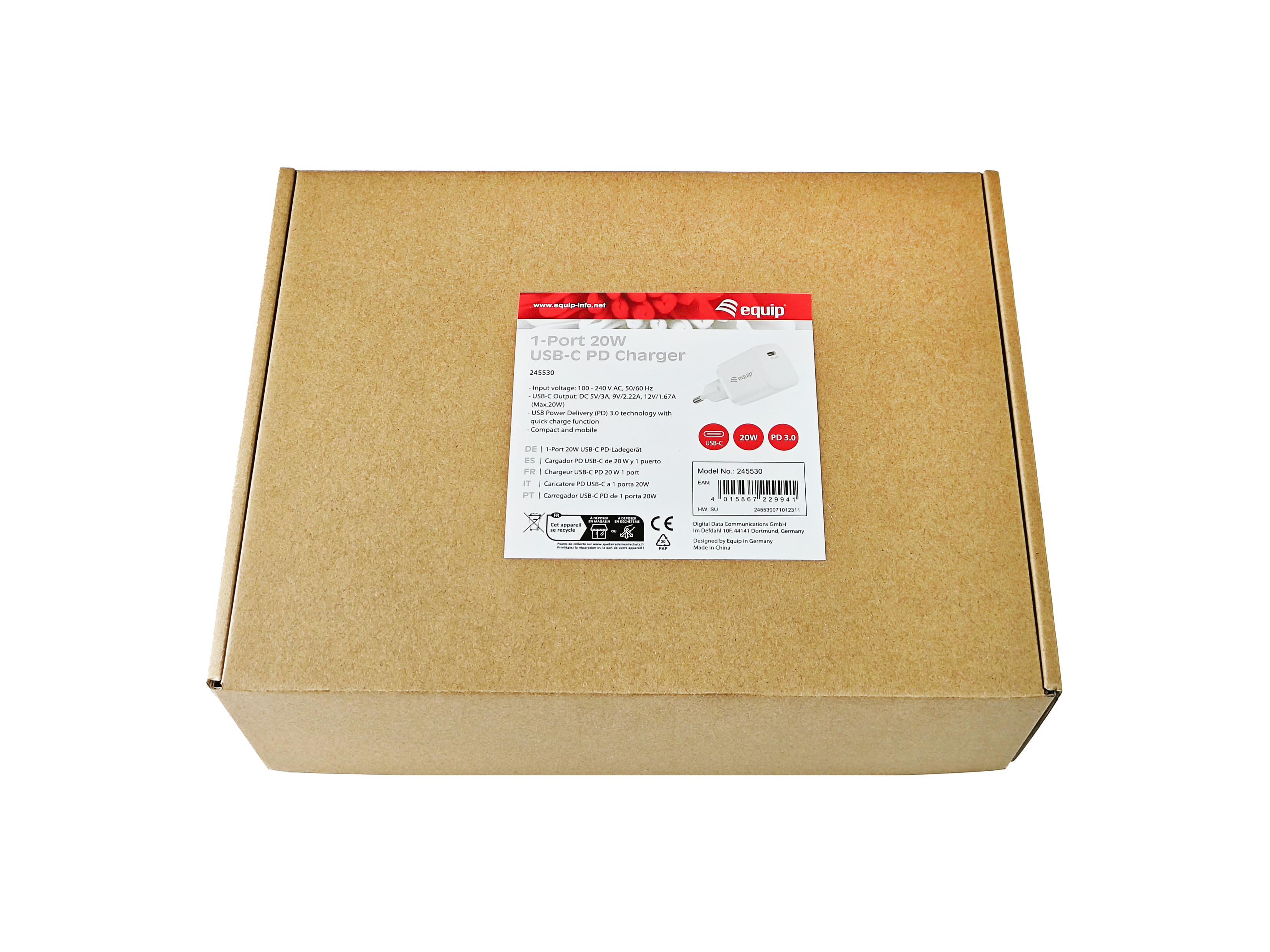 Caja de cartón marrón con etiqueta de producto que muestra un cargador y especificaciones.