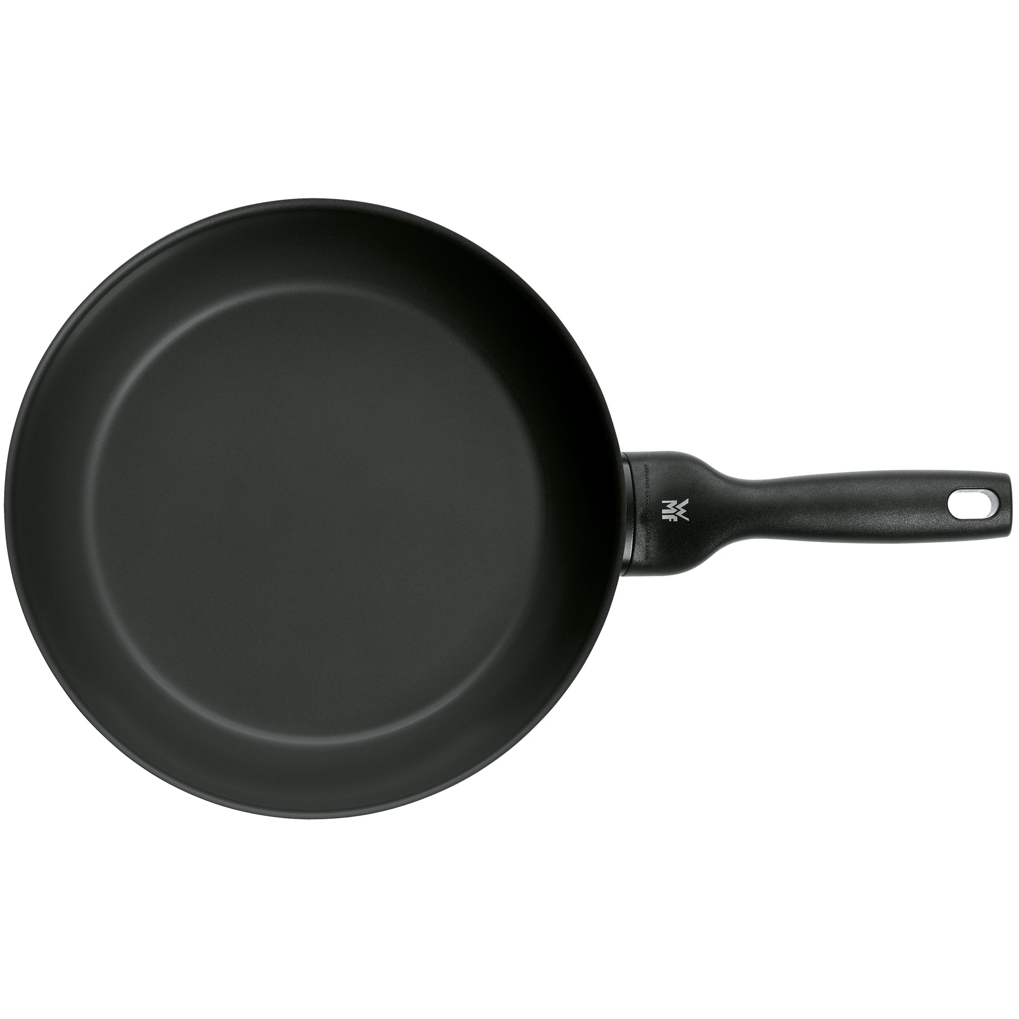 Eine schwarze Bratpfanne mit Griff auf weißem Hintergrund. Die Pfanne ist rund und leer, und der Griff ist schwarz.