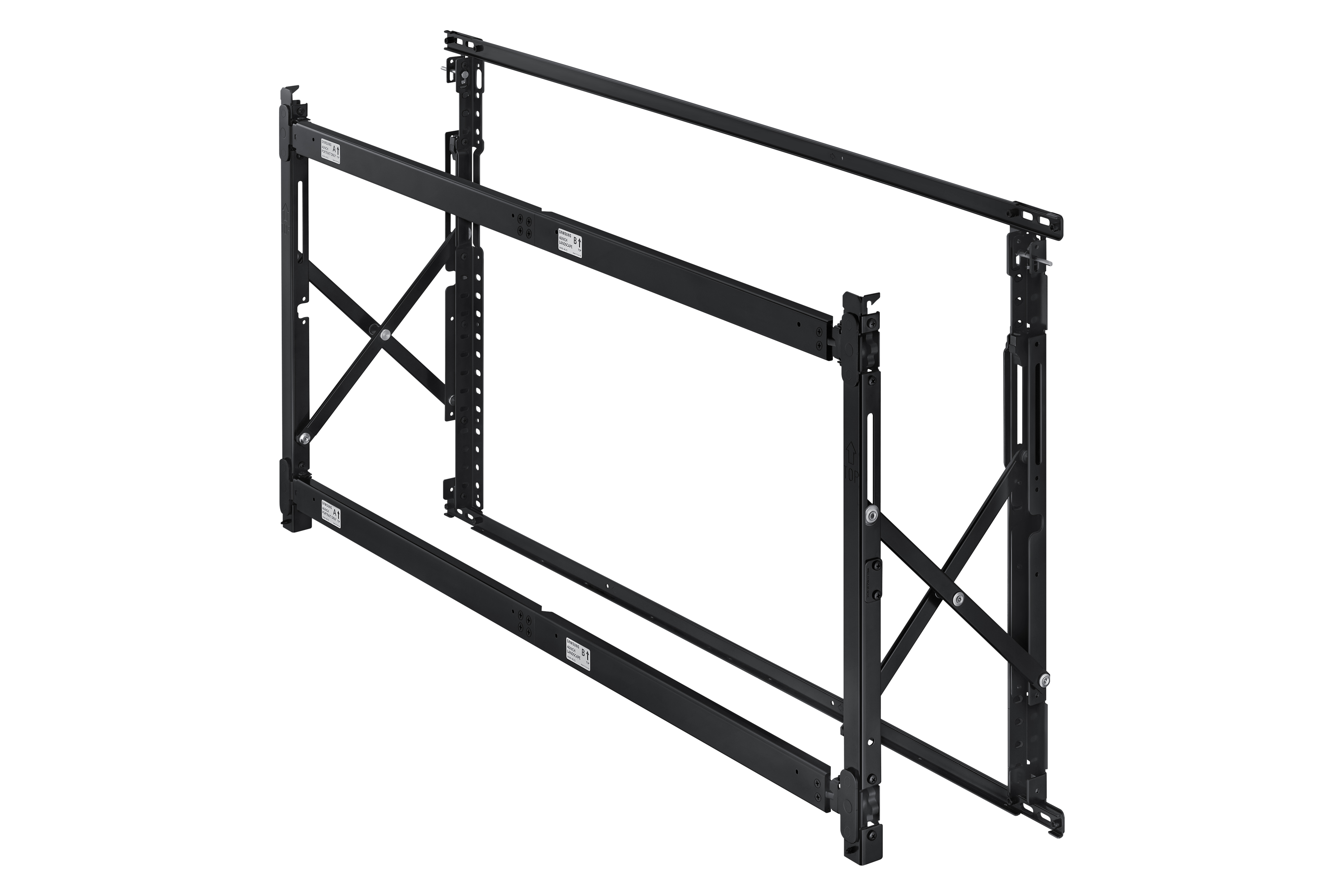 Estructura metálica negra, con soportes cruzados, etiquetas. Aislada sobre fondo blanco. Parece un componente industrial.
