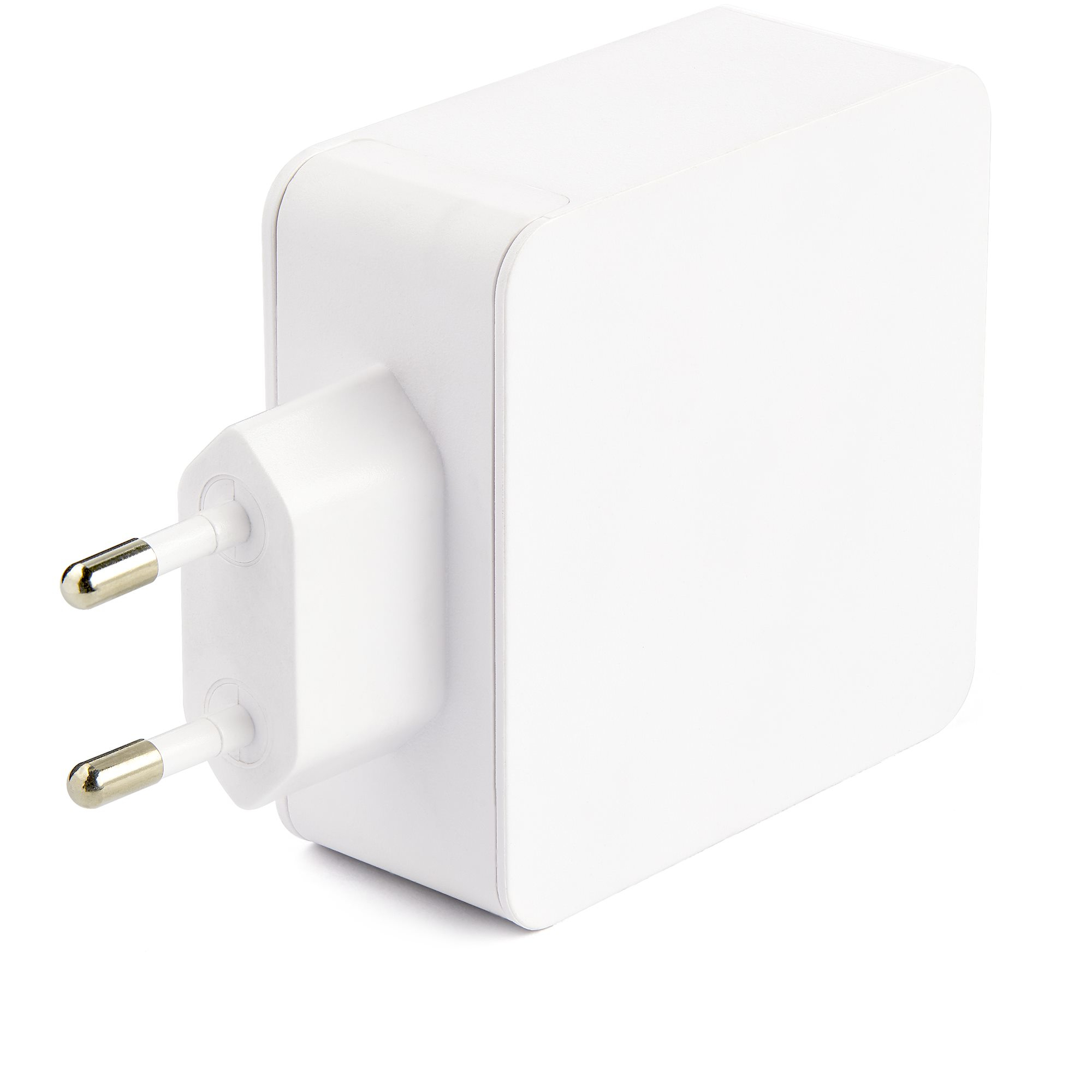 Ein weißes Netzteil mit zwei Stiften auf weißem Hintergrund. Der Adapter ist rechteckig mit abgerundeten Kanten.