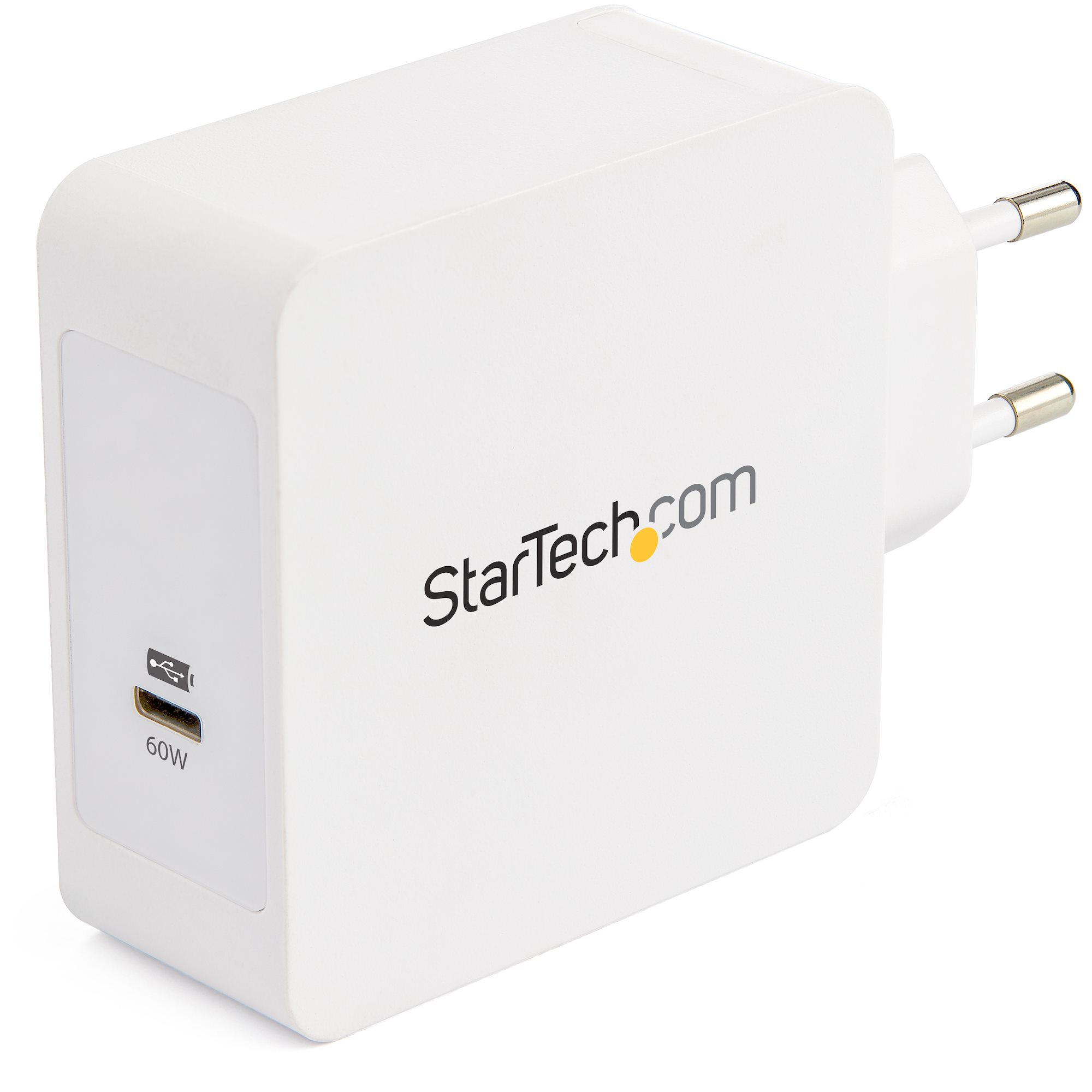 Ein weißes StarTech.com 60W-Ladegerät mit USB-Anschluss und zwei Stiften. Das Logo ist schwarz mit einem gelben Punkt.