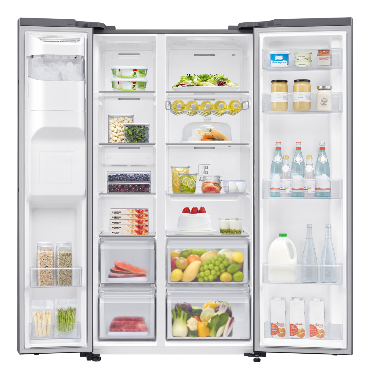 Ein moderner Kühlschrank mit offenen Türen, gefüllt mit verschiedenen Lebensmitteln, Getränken und Eis. Geordnete Regale zeigen Produkte und verpackte Waren.