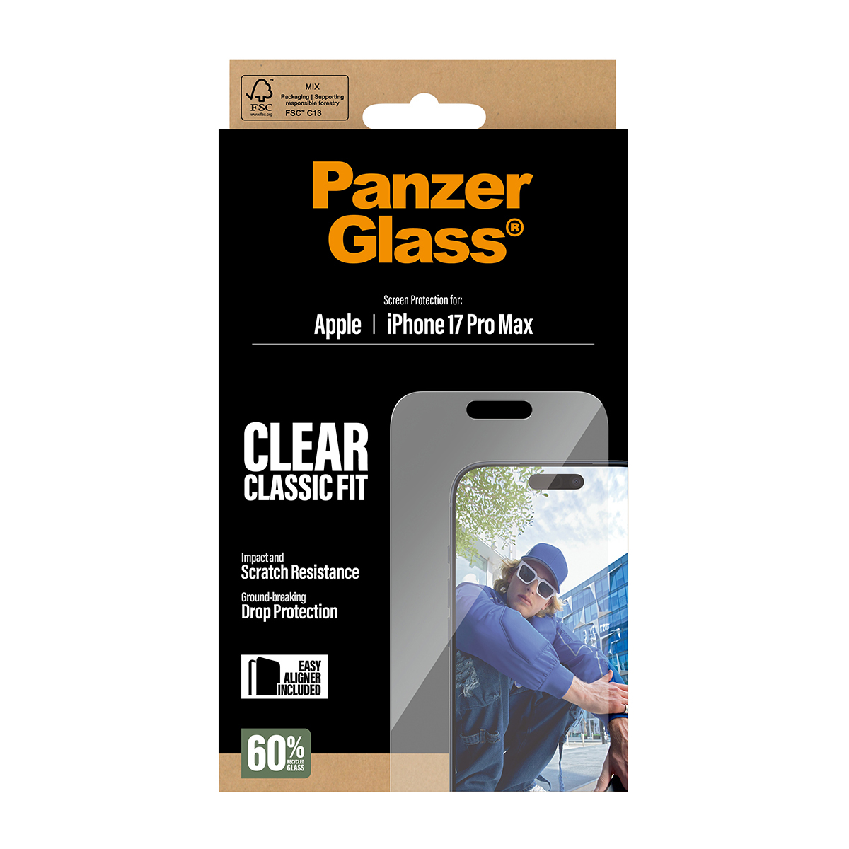 Une boîte de protection d'écran PanzerGlass. Elle porte le nom de la marque, une photo d'une personne et du texte indiquant la compatibilité iPhone 17 Pro Max.