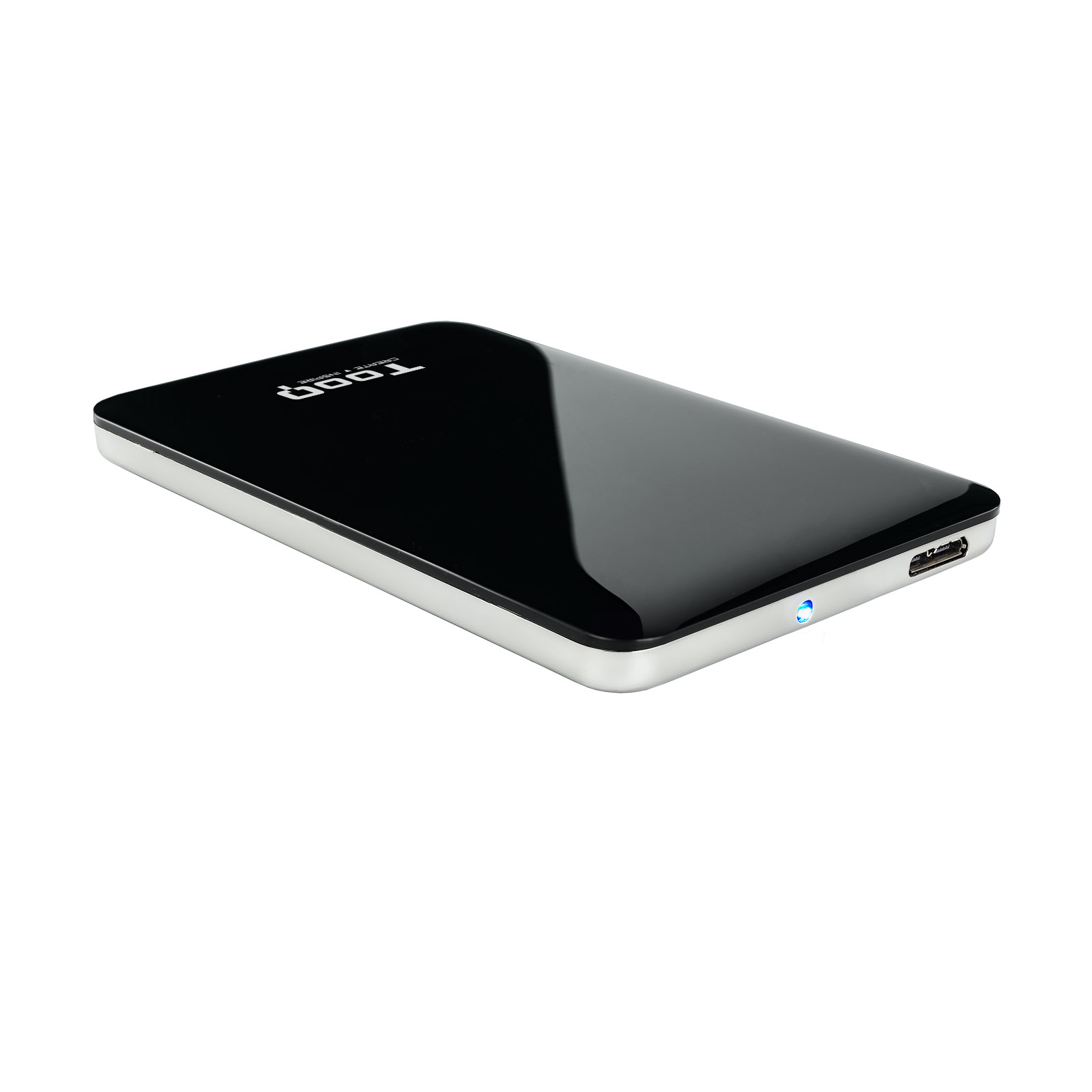 Un disco duro externo negro con borde plateado, puerto USB y el logotipo 'TOQQ' visible.
