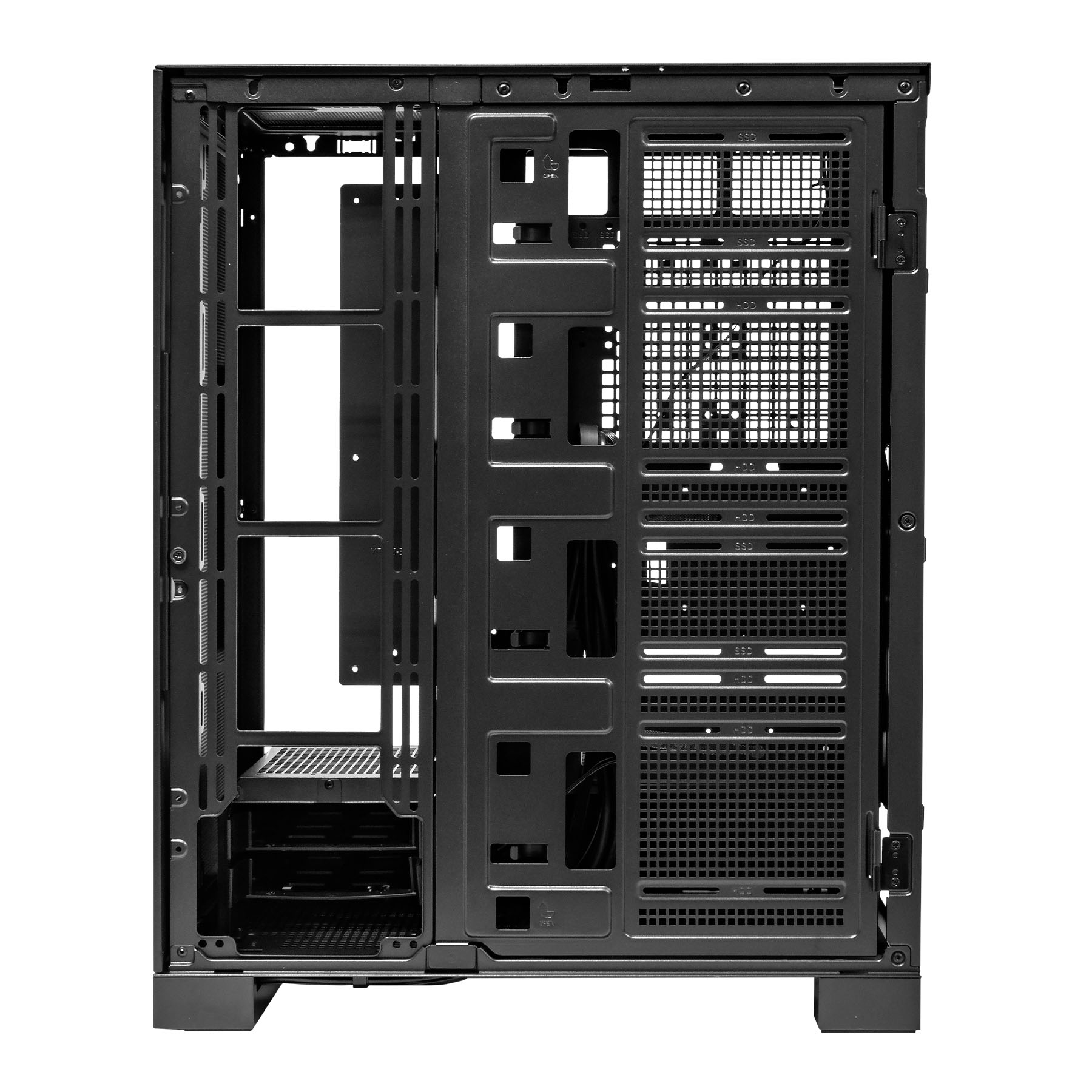 Interior de caja de computadora negra, mostrando bahías, soportes y paneles de malla, vacío, aislado sobre fondo blanco.