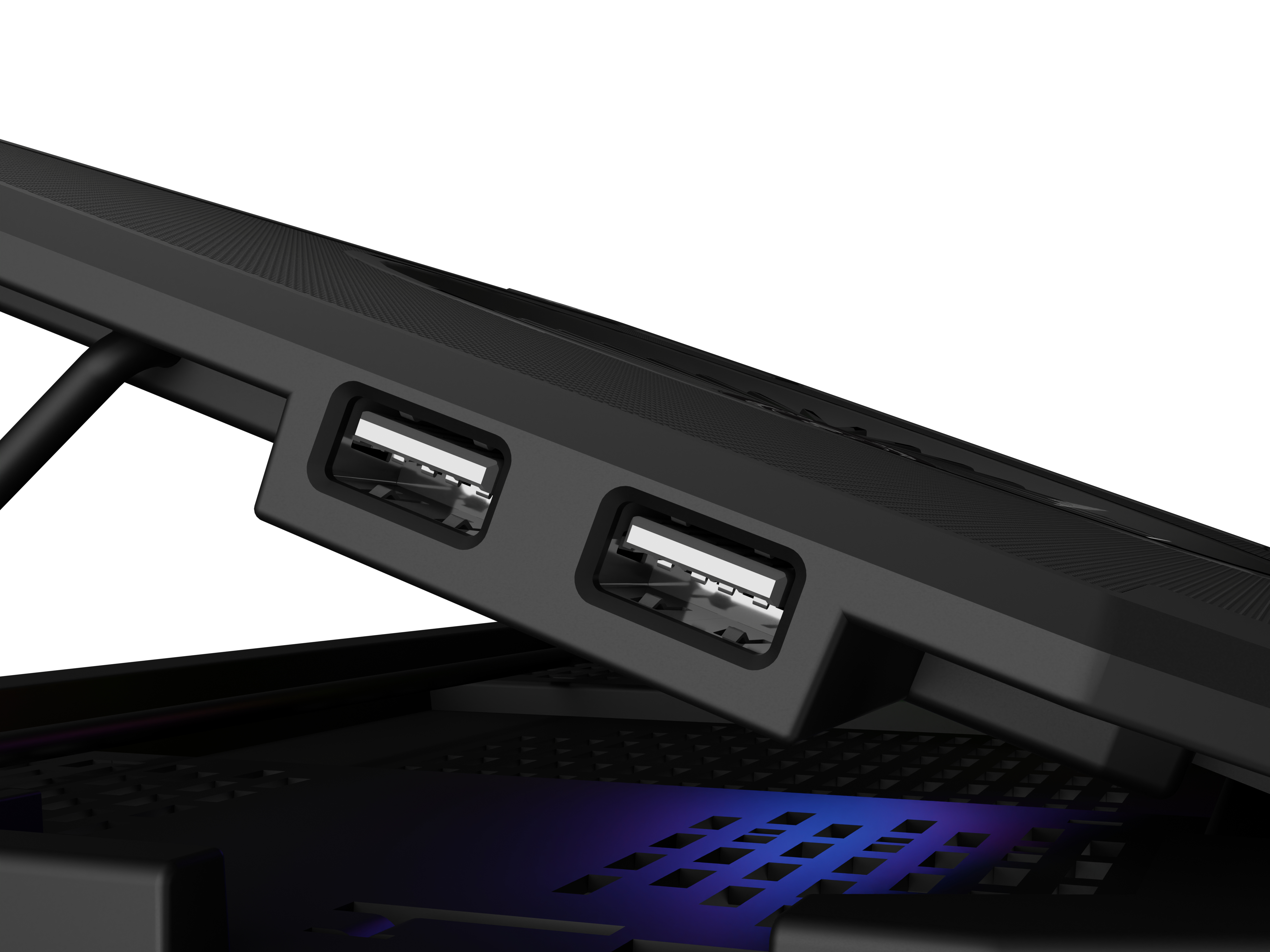 Primer plano de un enfriador de portátil negro con dos puertos USB. El fondo es blanco.