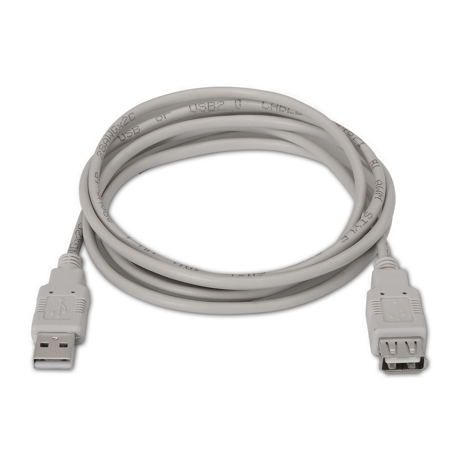 Un cavo USB grigio è arrotolato su una superficie bianca. Entrambe le estremità hanno connettori. Il cavo è etichettato 'USB2.0 CABLE'.