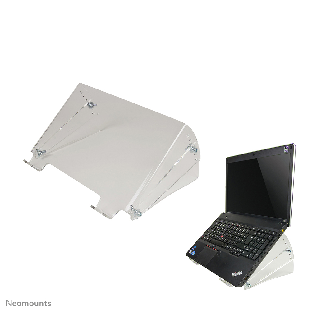 Ein klarer Laptop-Ständer und ein Laptop werden auf weißem Hintergrund gezeigt. Der Laptop ist ein ThinkPad und steht auf dem Ständer.