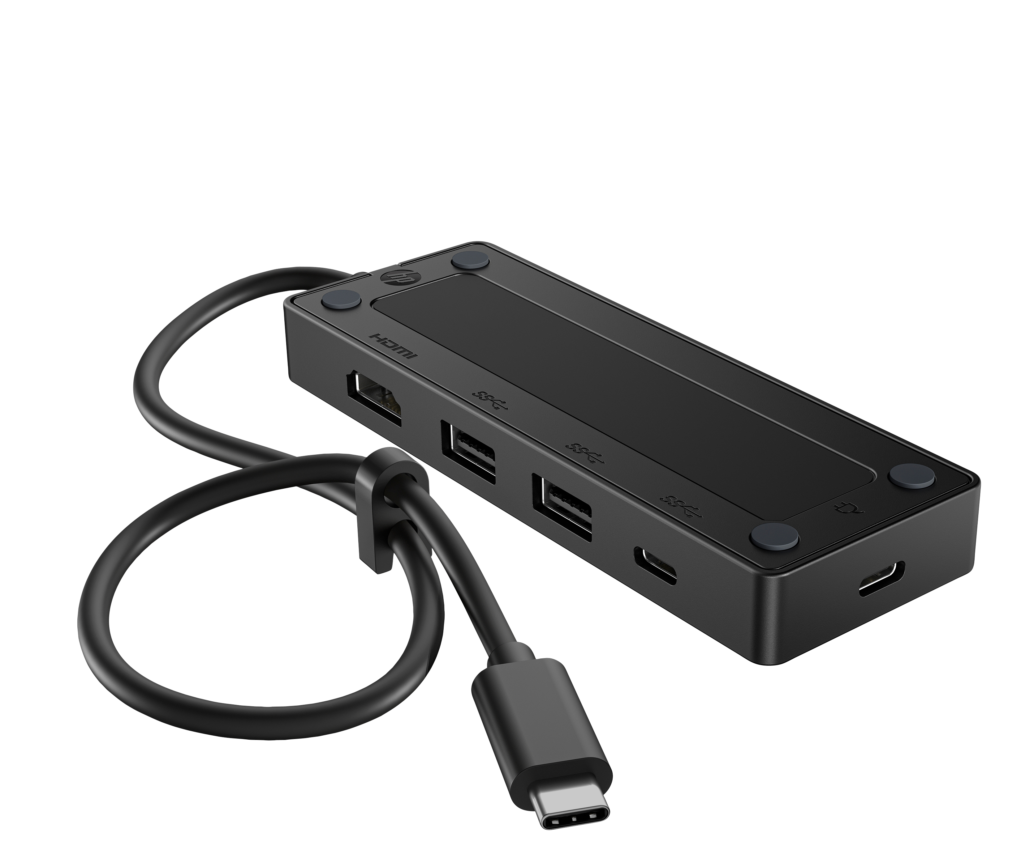 Un hub USB-C nero con più porte, tra cui HDMI e USB, collegato a un cavo e connettore neri.