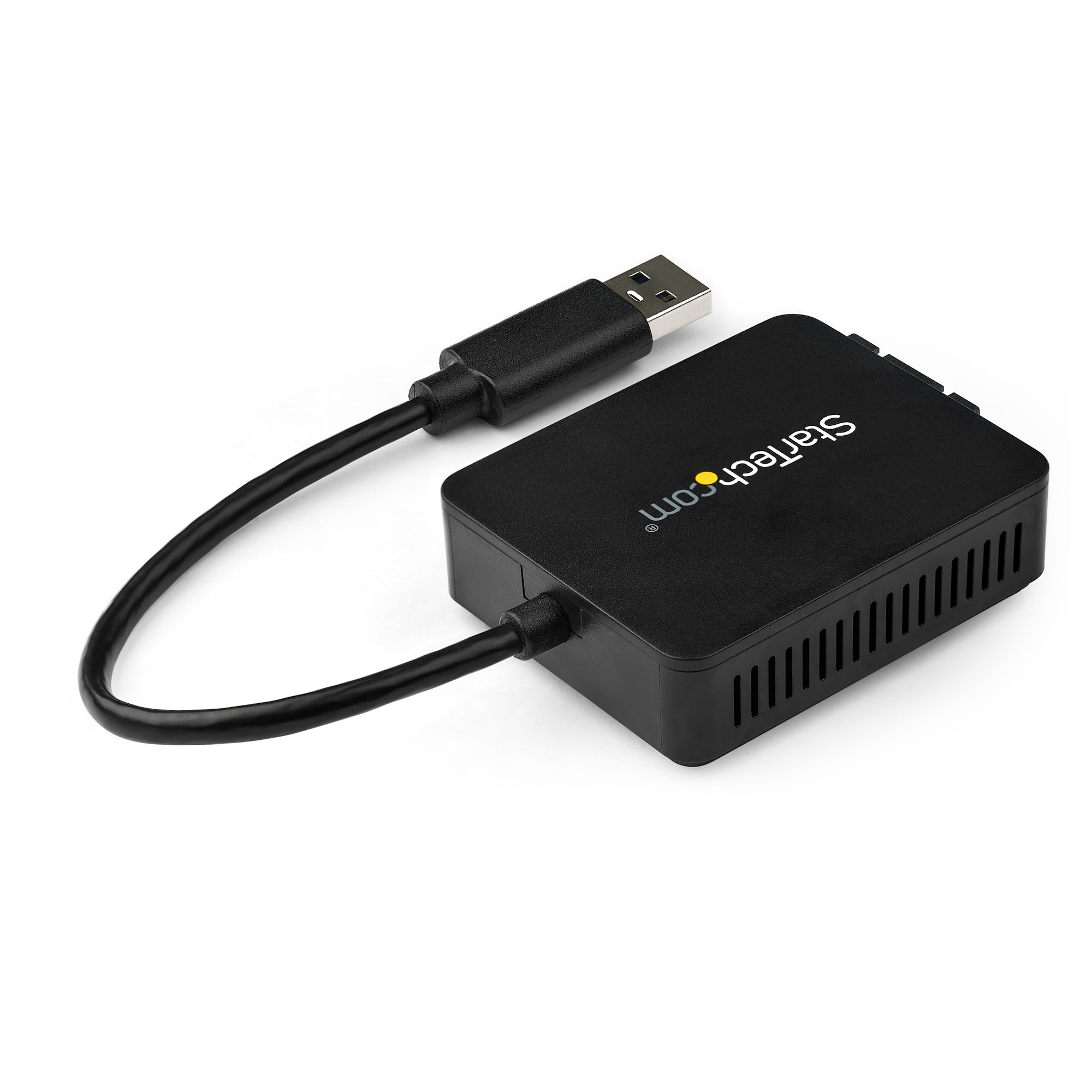 Un adaptateur noir Startech.com avec un câble USB attaché. L'adaptateur est sur un fond blanc.