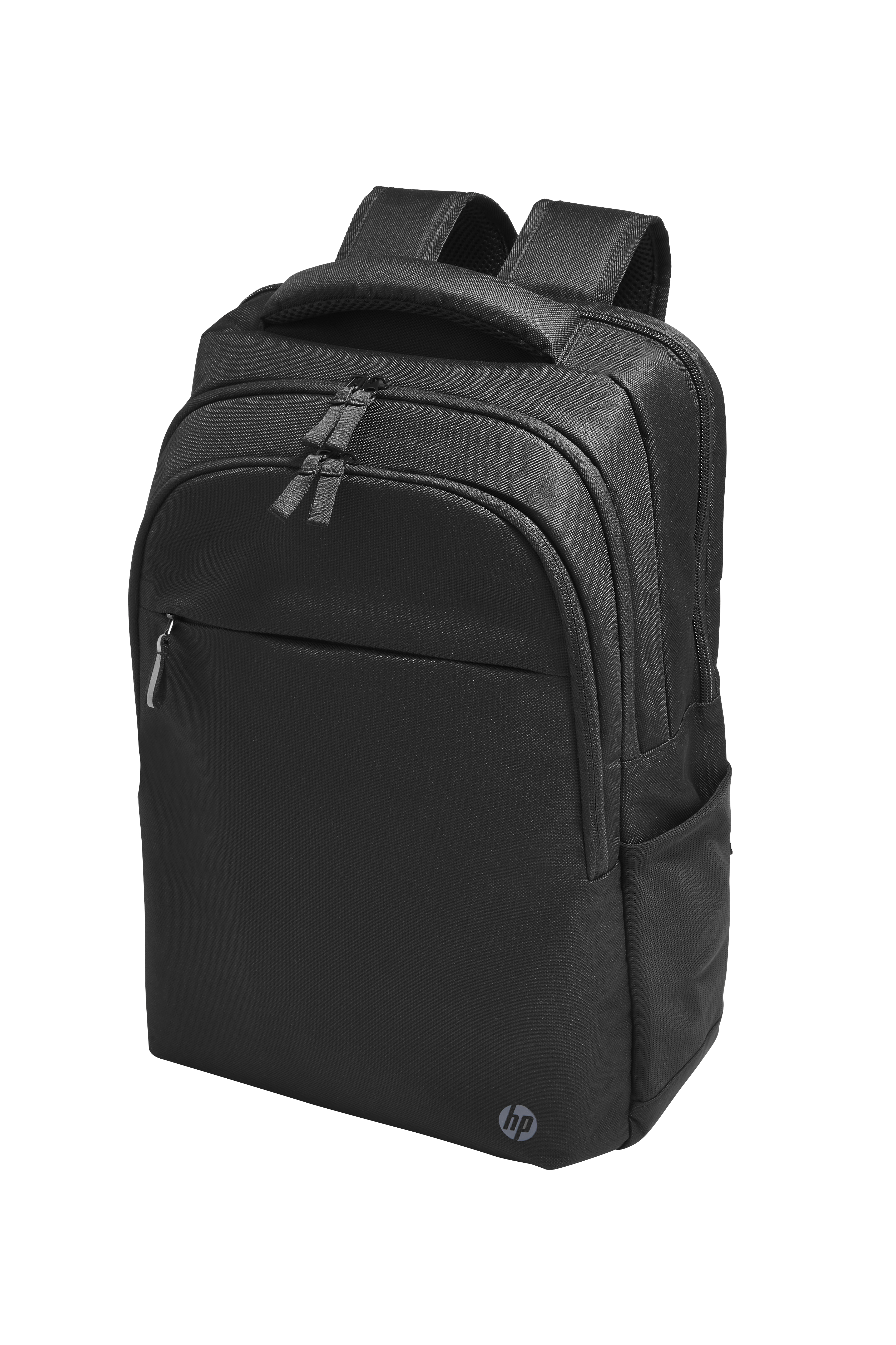 Ein schwarzer Rucksack mit mehreren Fächern und Reißverschlüssen, mit dem HP-Logo unten rechts.