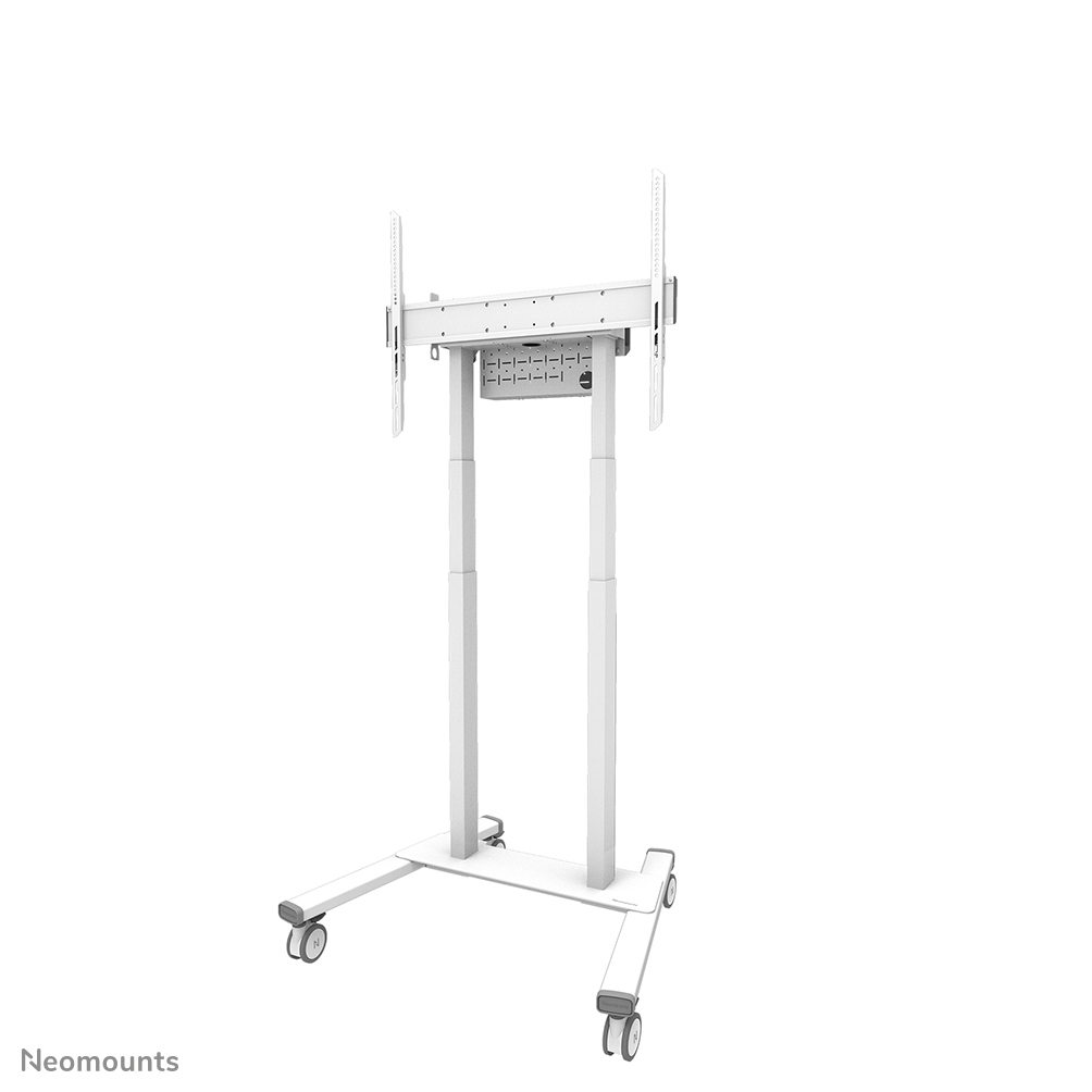 Un supporto TV bianco con ruote. Ha due pali verticali che sostengono una barra orizzontale con staffe. È visibile un pannello di alimentazione.