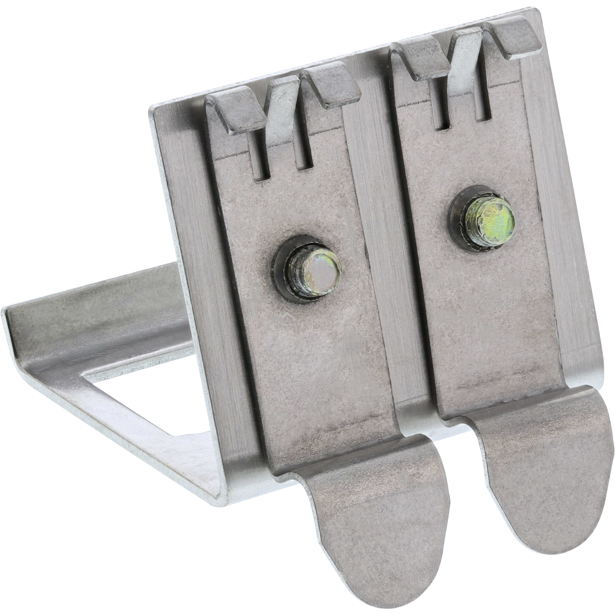 Eine Metallhalterung mit zwei Haken, zwei Schrauben und einer Stützbasis, isoliert auf weißem Hintergrund.