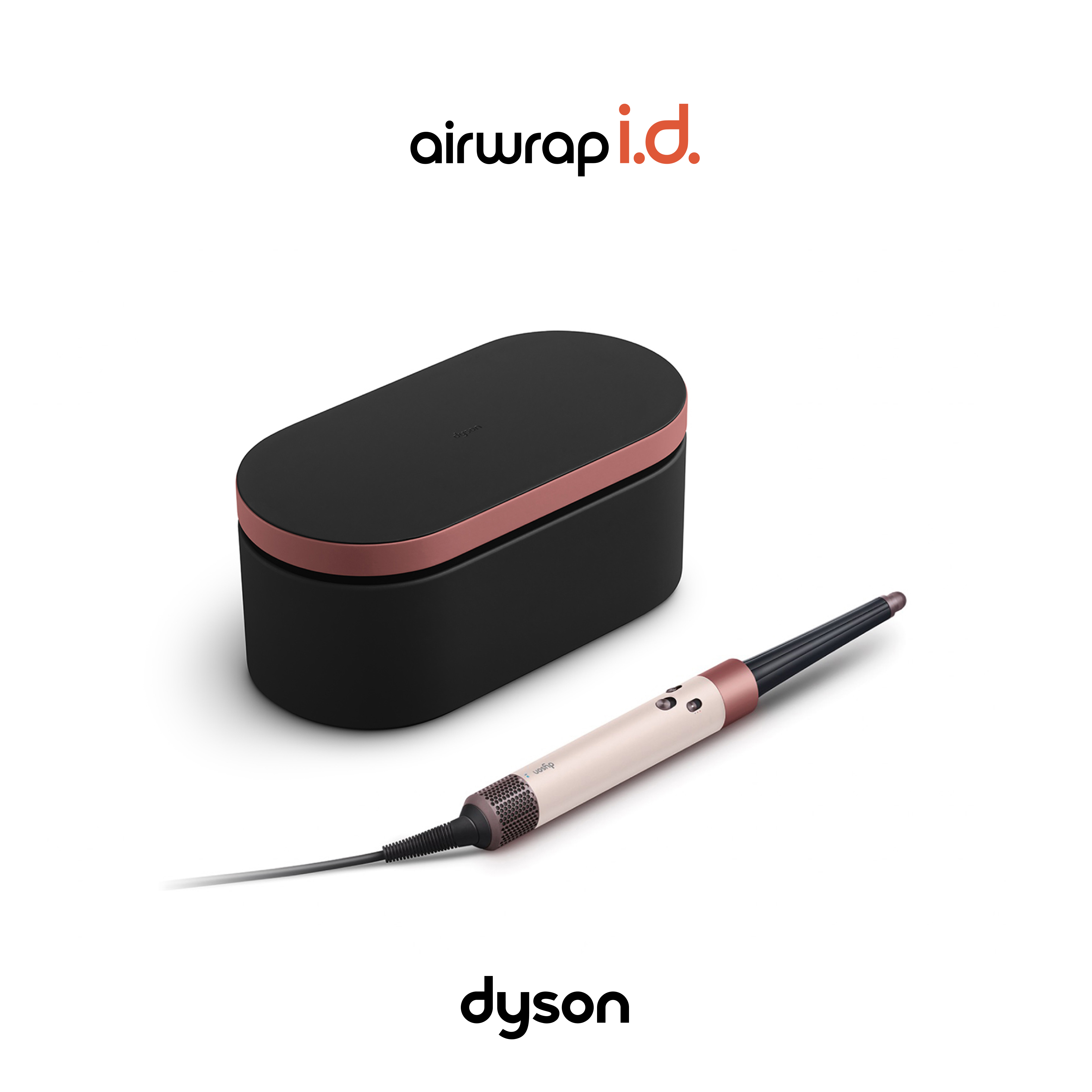 Ein Dyson Airwrap Styler und eine Hülle auf weißem Hintergrund. Der Styler ist hellrosa und schwarz. Die Hülle ist schwarz und bronze.