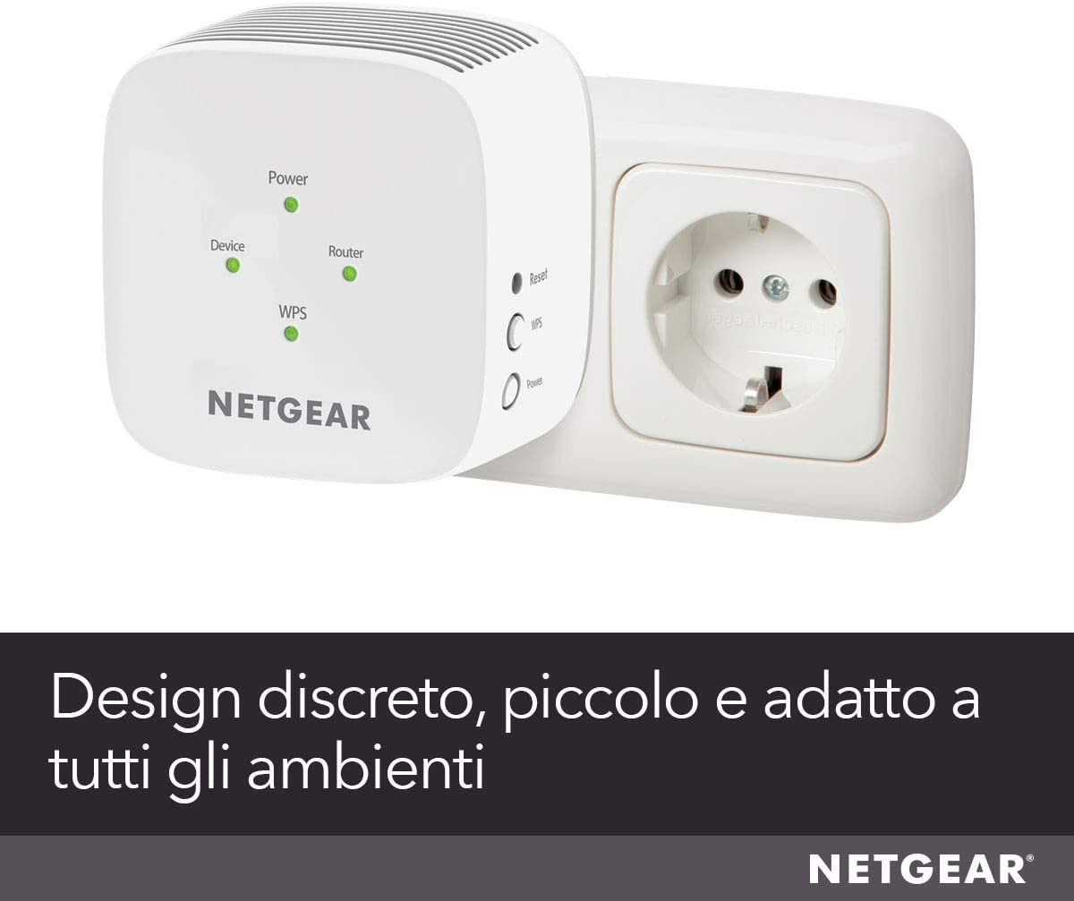 Un amplificateur WiFi Netgear blanc est branché sur une prise murale. Il a des voyants et un bouton de réinitialisation. Texte en bas.