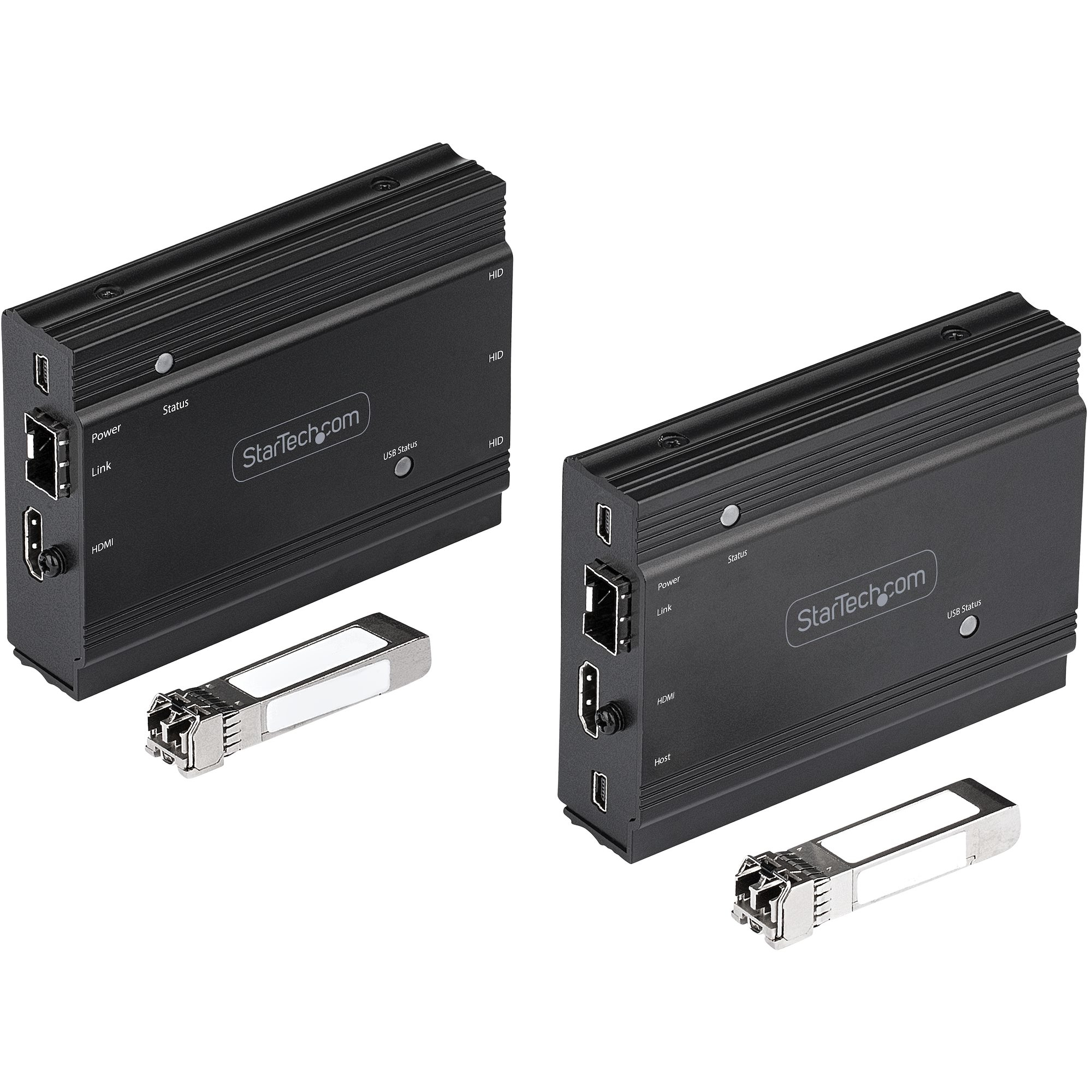 Zwei schwarze StarTech-Geräte mit Anschlüssen, HDMI, USB und Status-LEDs, zusammen mit zwei silbernen Glasfaser-Transceivern.