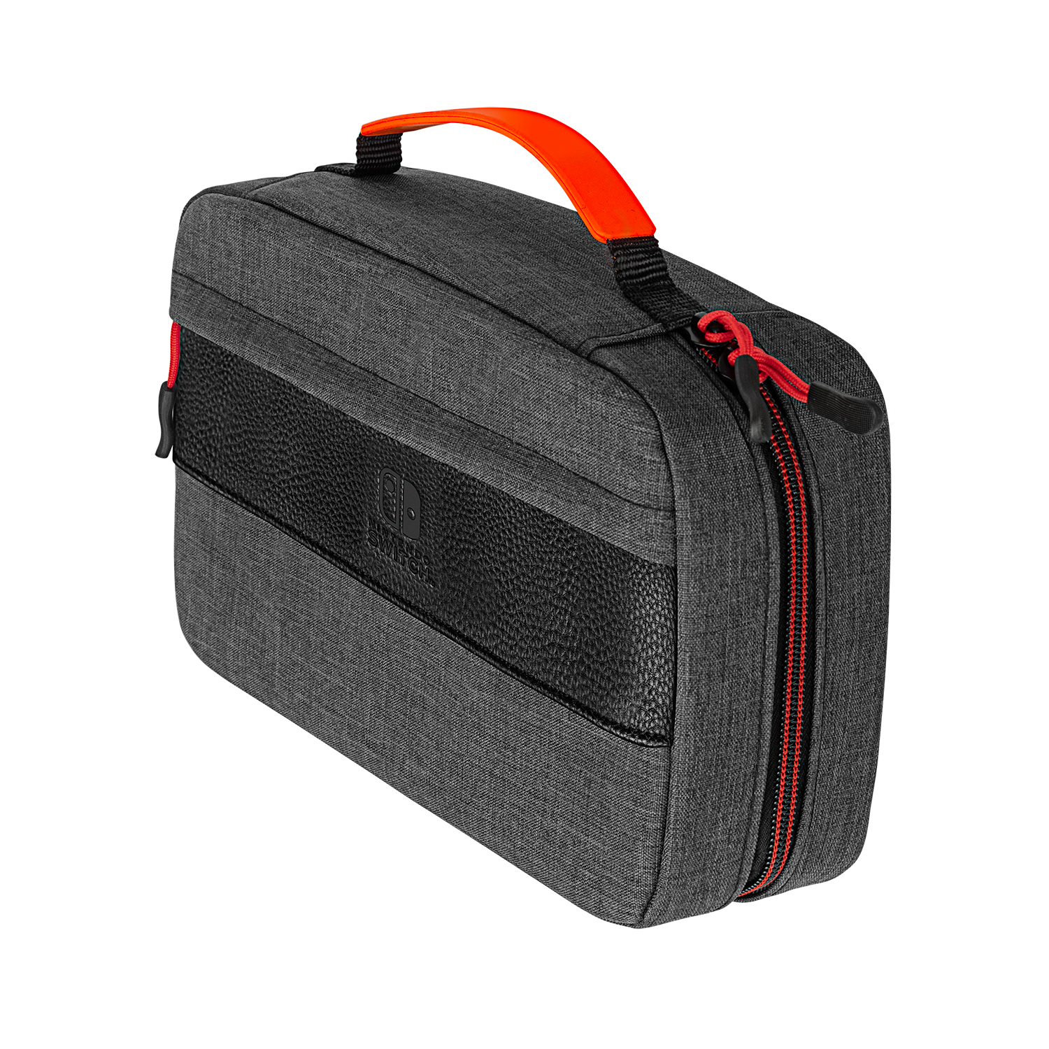 Una funda de transporte gris con una franja de cuero negro. Tiene un asa naranja y detalles de cremallera roja, aislado sobre blanco.