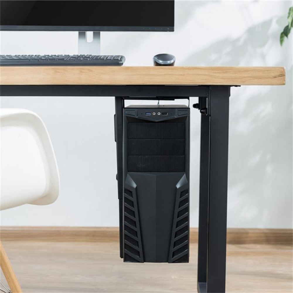 Ein Computerturm ist unter einem Holztisch montiert. Auf dem Schreibtisch befinden sich eine Tastatur, eine Maus und ein Monitor.