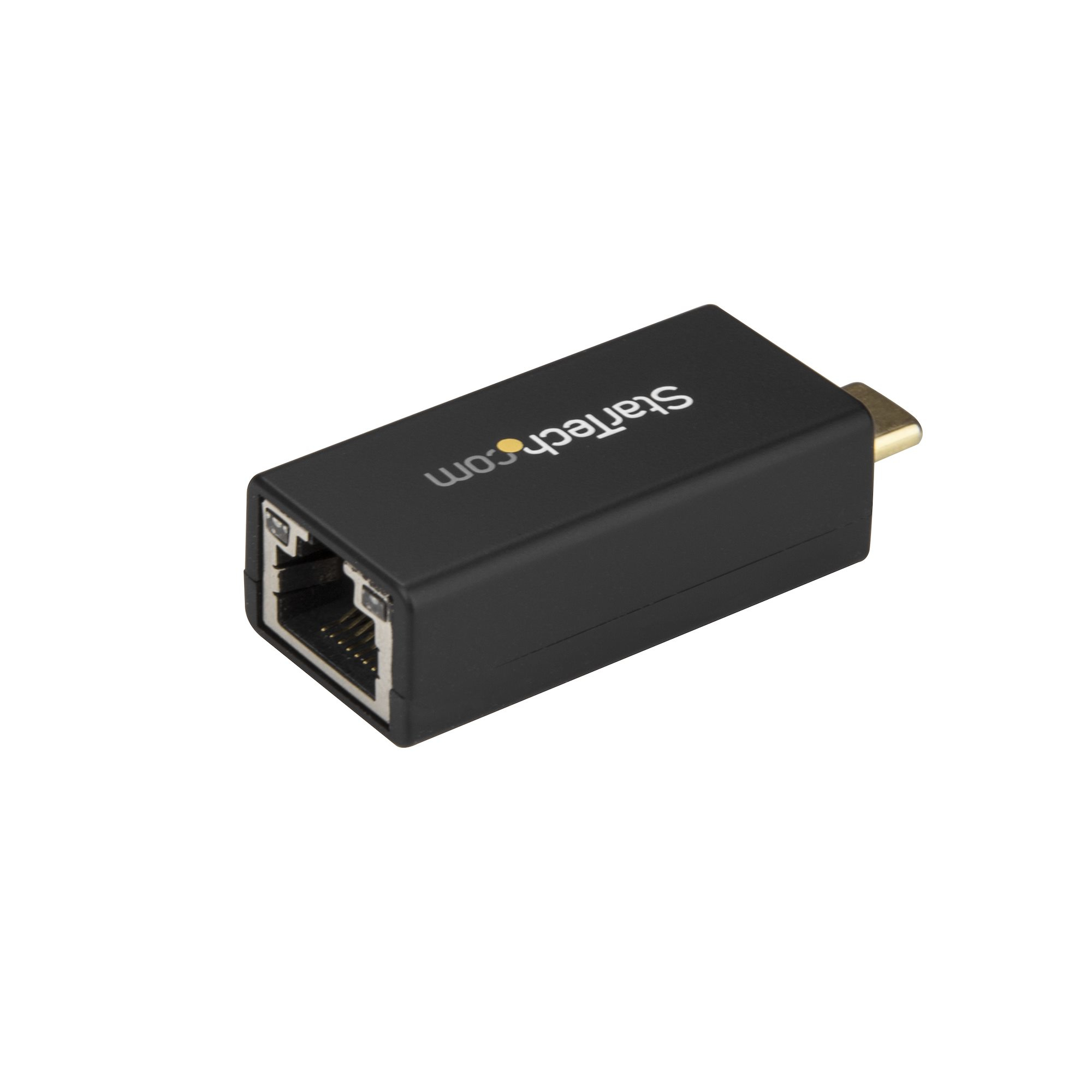 Adaptateur StarTech noir avec port Ethernet et connecteur USB-C. Fond blanc.