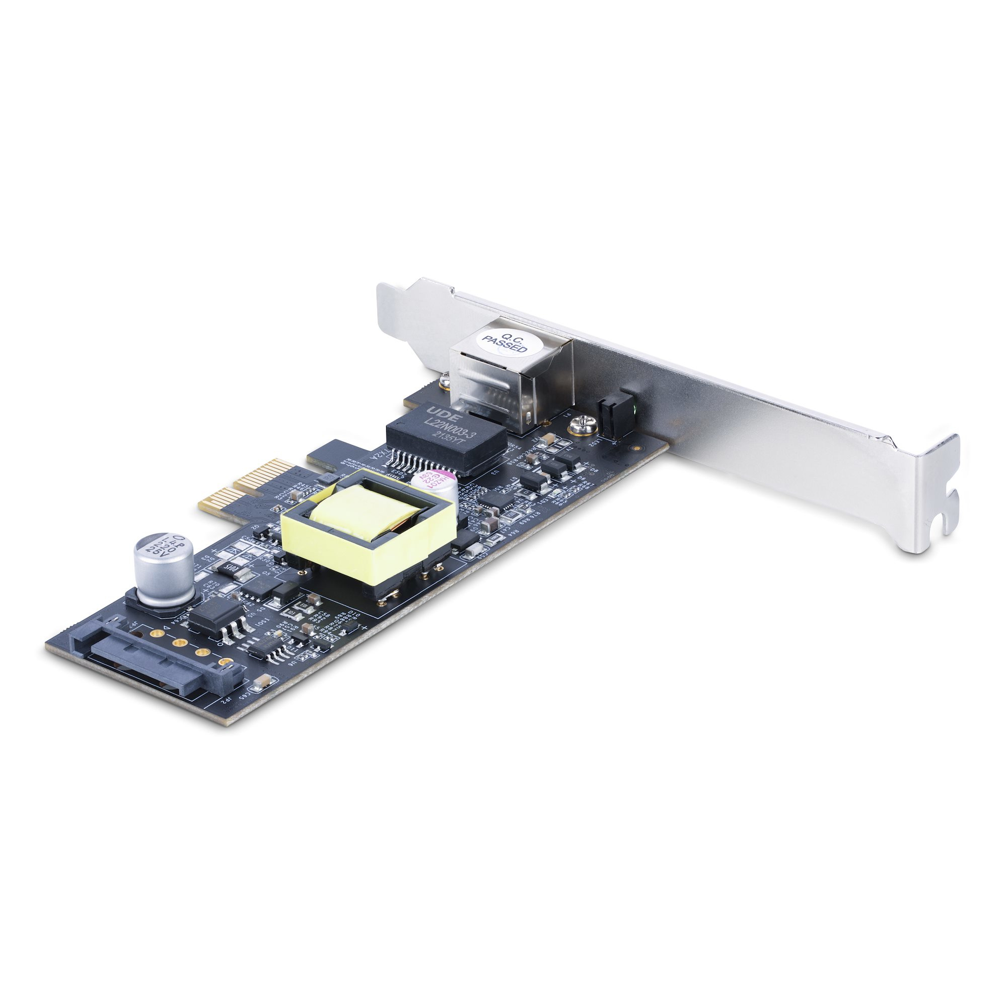Un composant informatique, un circuit imprimé avec des puces, des condensateurs et un support métallique, isolé sur fond blanc.