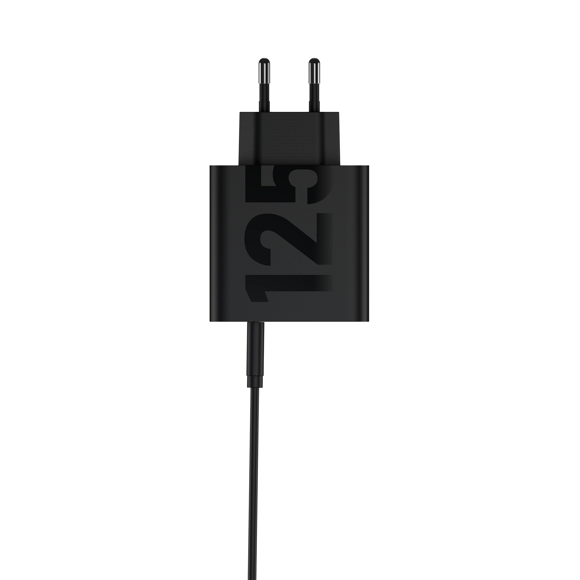 Un cargador negro con clavijas y un cable. El número 125 está impreso en el cuerpo del cargador.