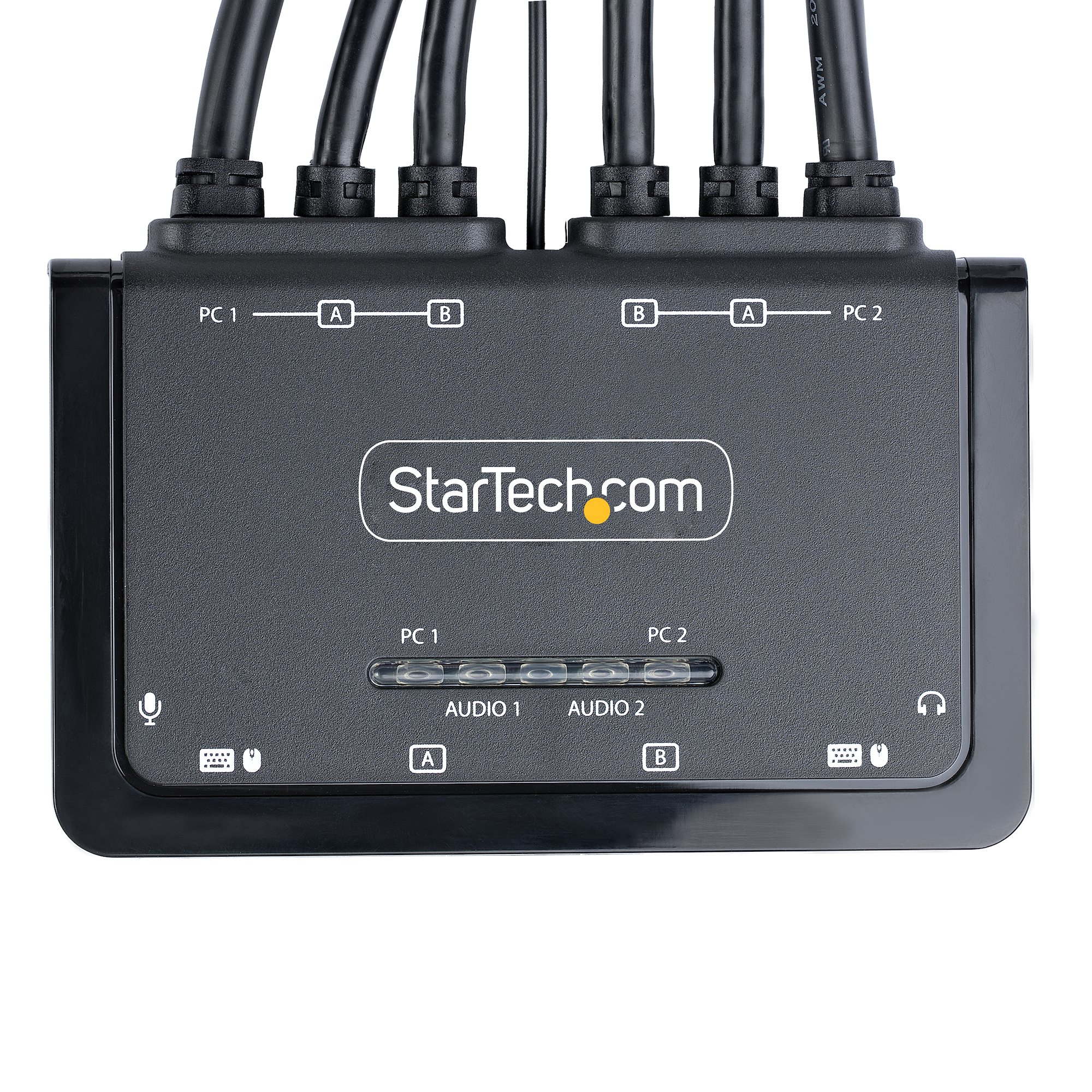Ein schwarzes StarTech-Gerät mit mehreren Ein- und Ausgängen. Kabel sind oben angeschlossen. Beschriftet mit PC1, PC2 und Audio-Optionen.