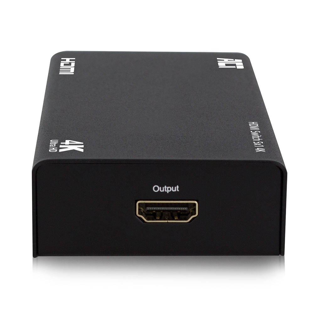Switch HDMI nero con 4K Ultra HD e porta di uscita. Etichette testuali: 'HDMI', '4K' e 'Output'.