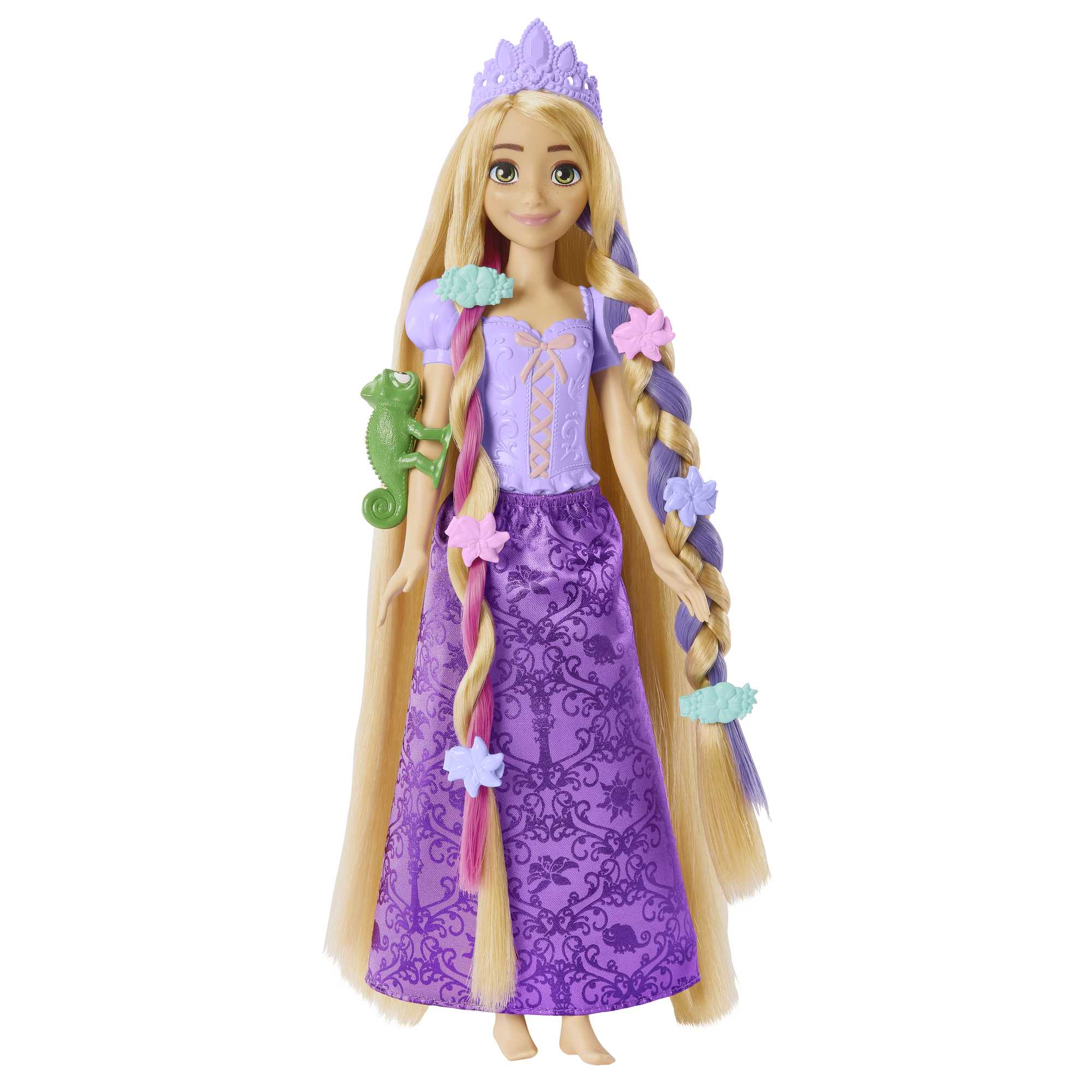 Eine Rapunzel-Puppe mit langen blonden Haaren, einem lila Kleid und einer Krone. Ein grünes Chamäleon ist an ihrem Haar befestigt.